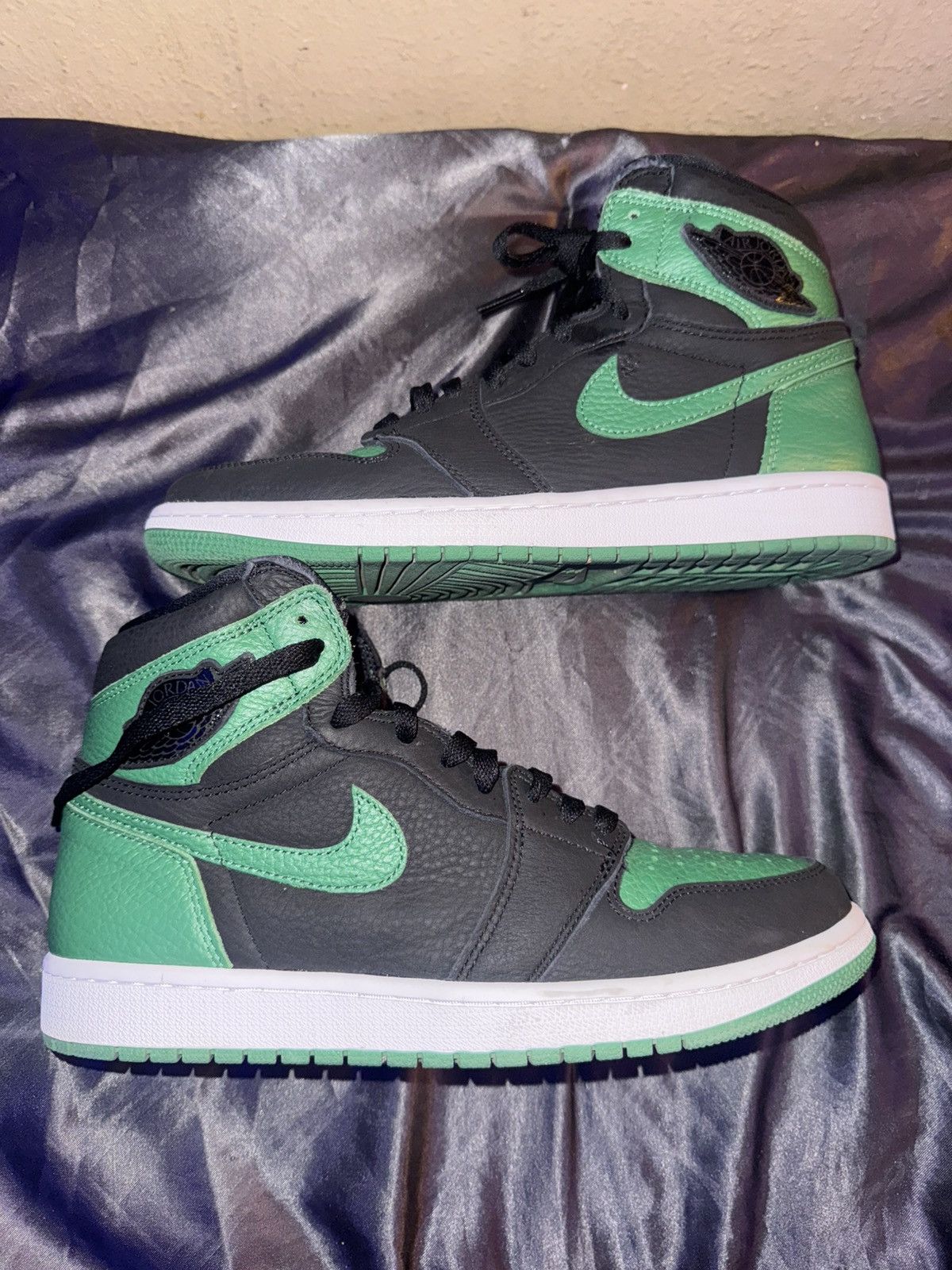 Nike Jordan’s Size US 9.5 / EU 42-43 - 1 Thumbnail
