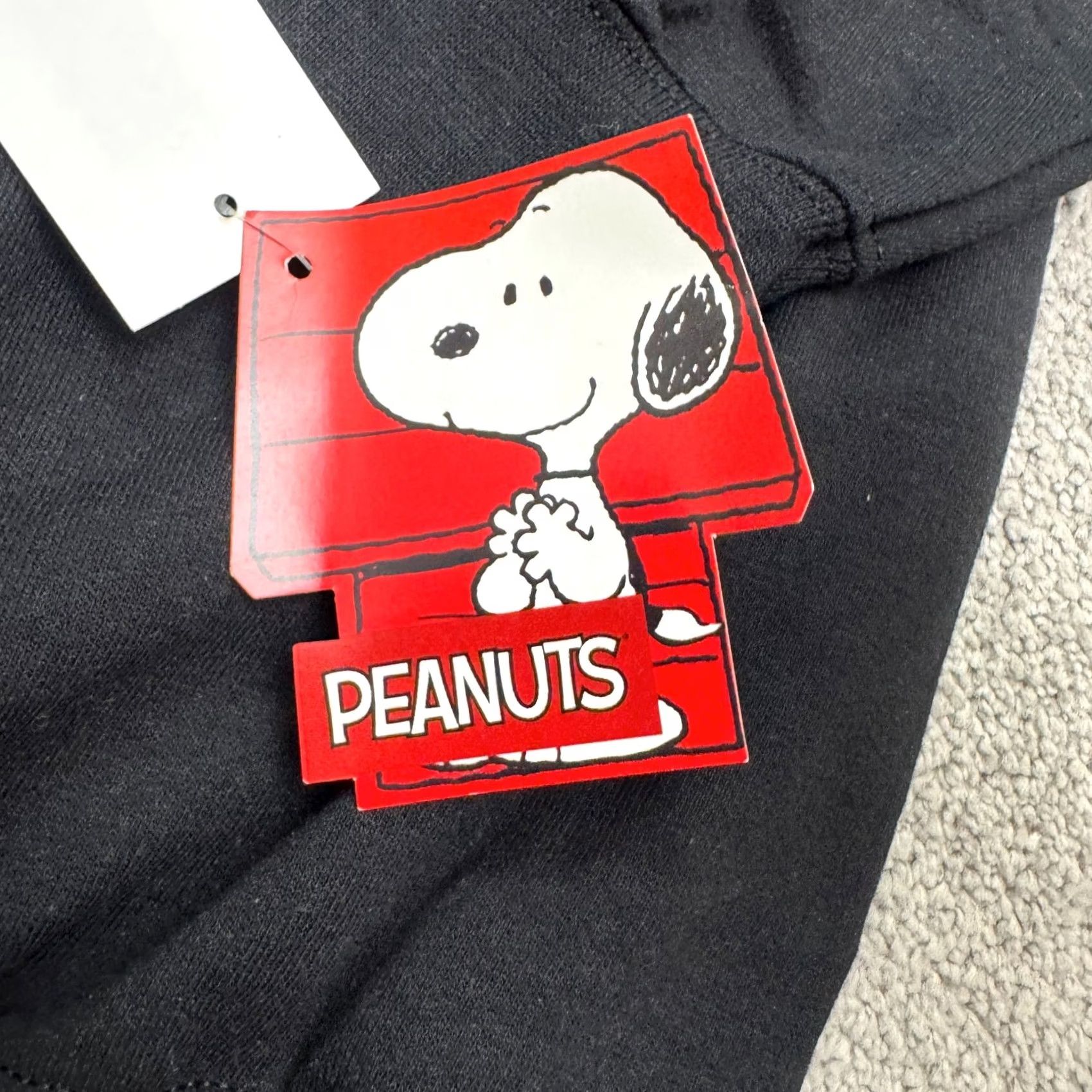 Peanuts Peanuts Snoopy Christmas Doghouse Graphic Pullover Sweatshirt Women 1X Black NWT Size XL / US 12-14 / IT 48-50 - 6 Thumbnail
