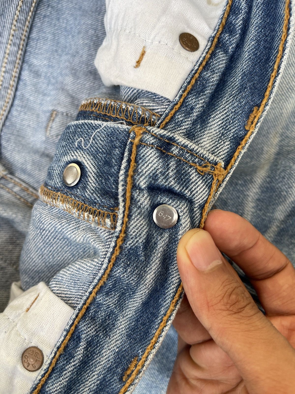 Levi's × Levi's Vintage Clothing × Vintage Vintage 90s Levis Faded Blue Denim Jeans Size US 32 / EU 48 - 6 Thumbnail