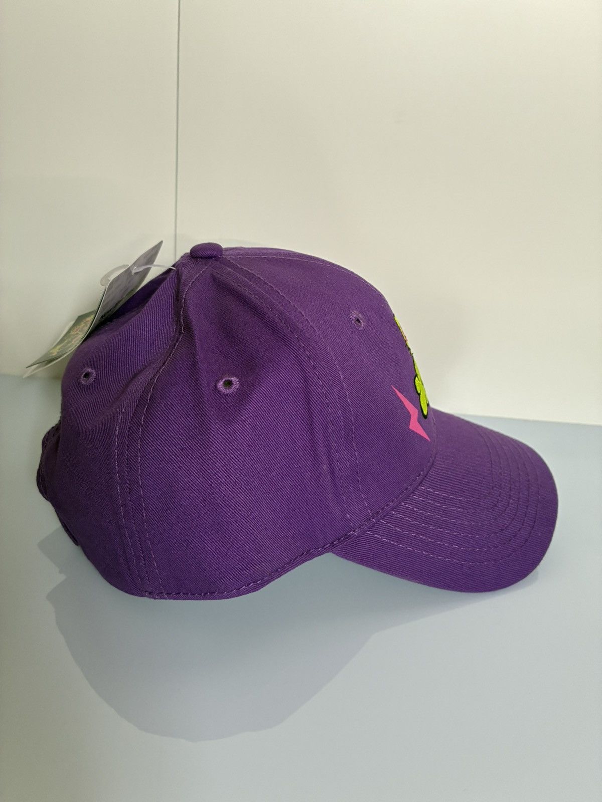 New Era 2010 BRAND NEW Hello Kitty X New Era cap! Size ONE SIZE - 3 Thumbnail