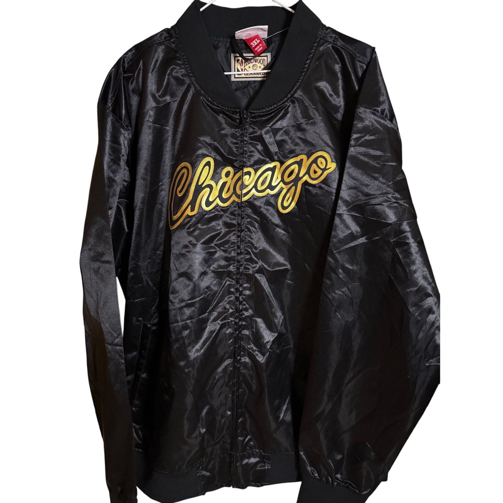 Mitchell & Ness Vintage Chicago Bulls Satin Button-Up Size US XXL / EU 58 / 5 - 1 Thumbnail