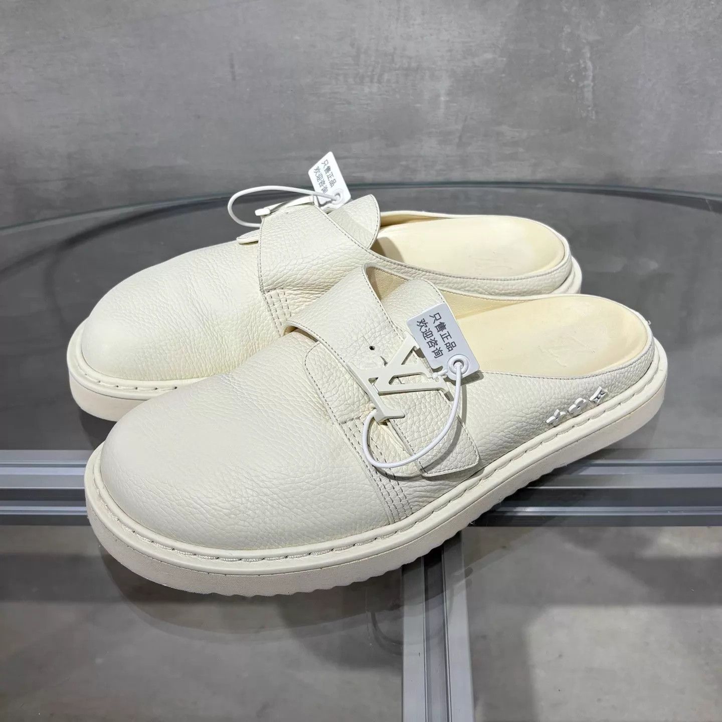 Louis Vuitton LV Easy white mule UK8 Size US 10.5 / IT 40.5 - 2 Thumbnail