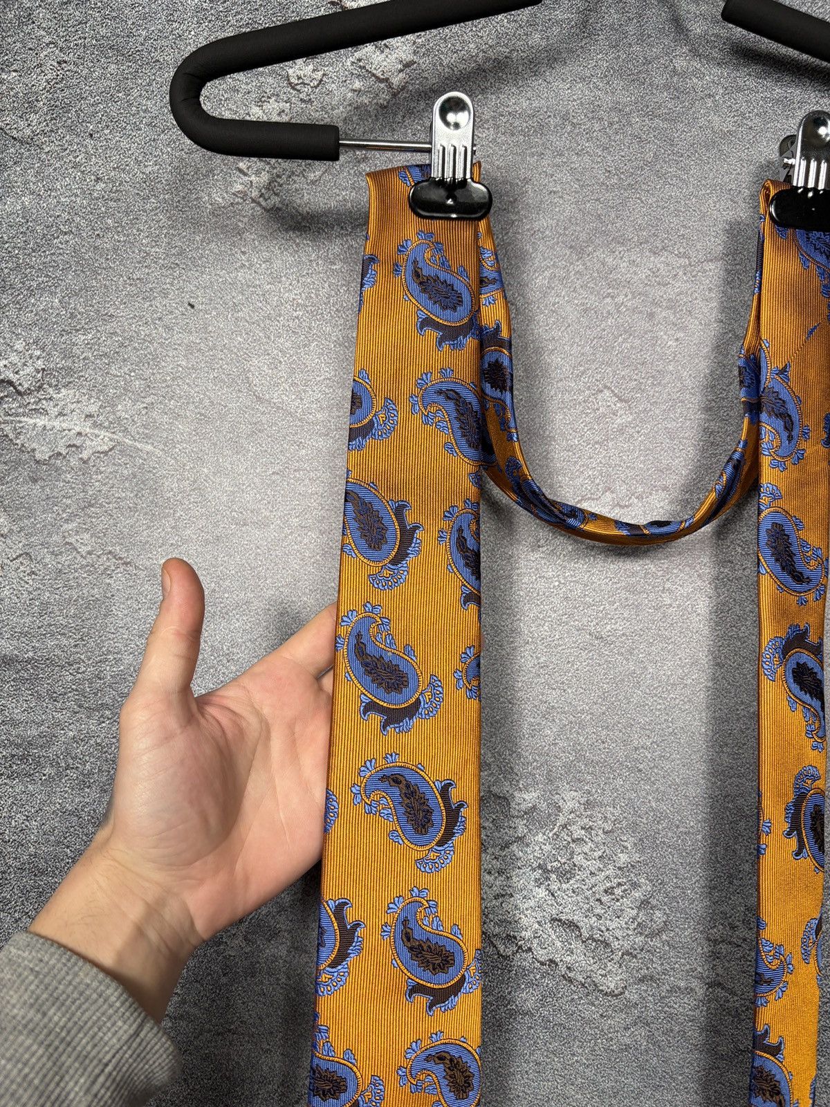 Hermes Seaward and Stearn Orange Paisley Silk Tie Size ONE SIZE - 3 Thumbnail