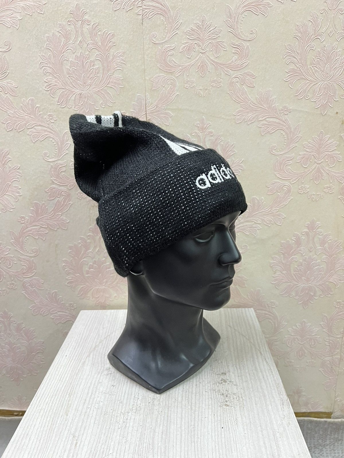 Adidas Vintage Adidas Spell Out Beanie Hats Size ONE SIZE - 4 Thumbnail