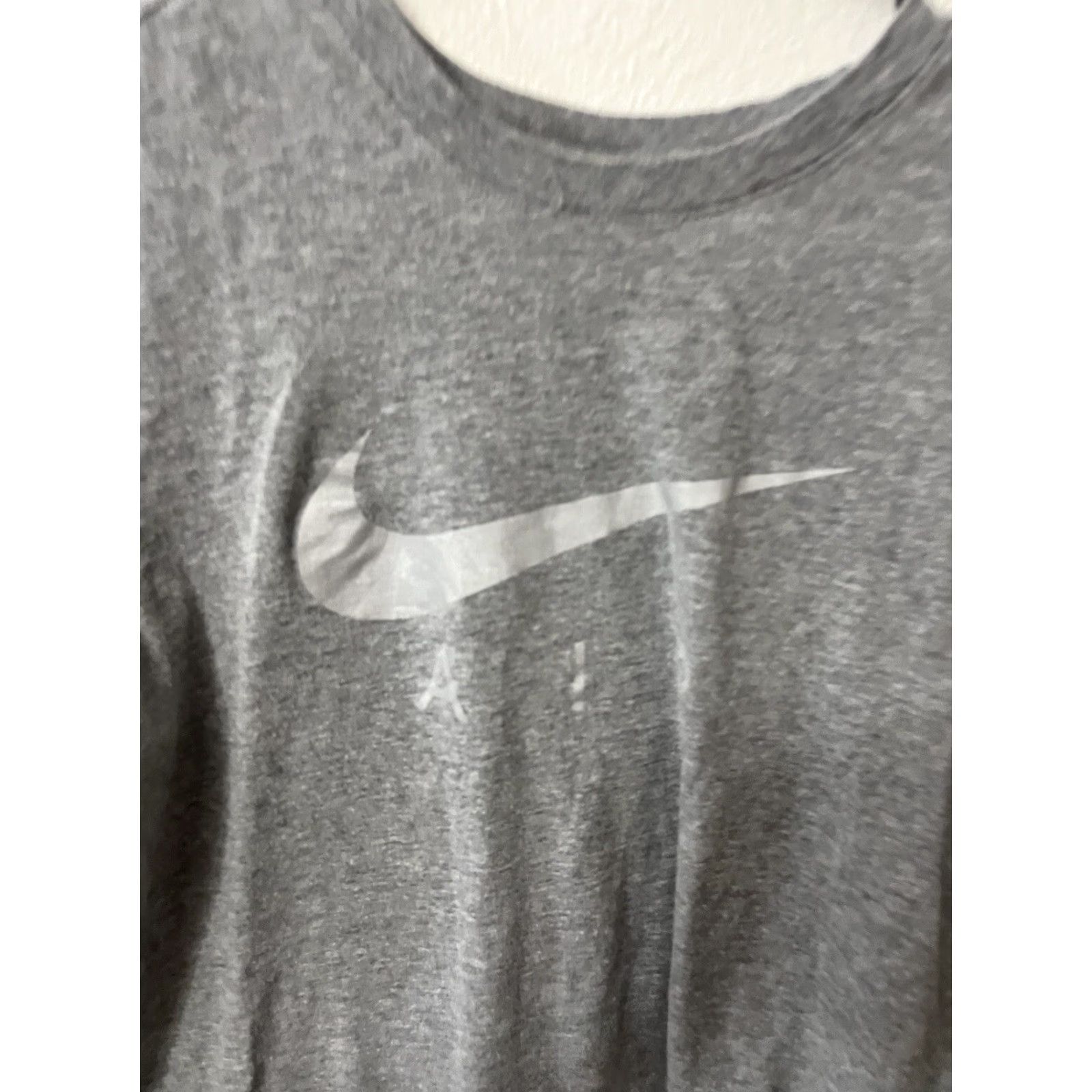 Nike Nike Dri-FIT Graphic T-Shirt Logo Gray Size Small Mens Size US S / EU 44-46 / 1 - 3 Thumbnail