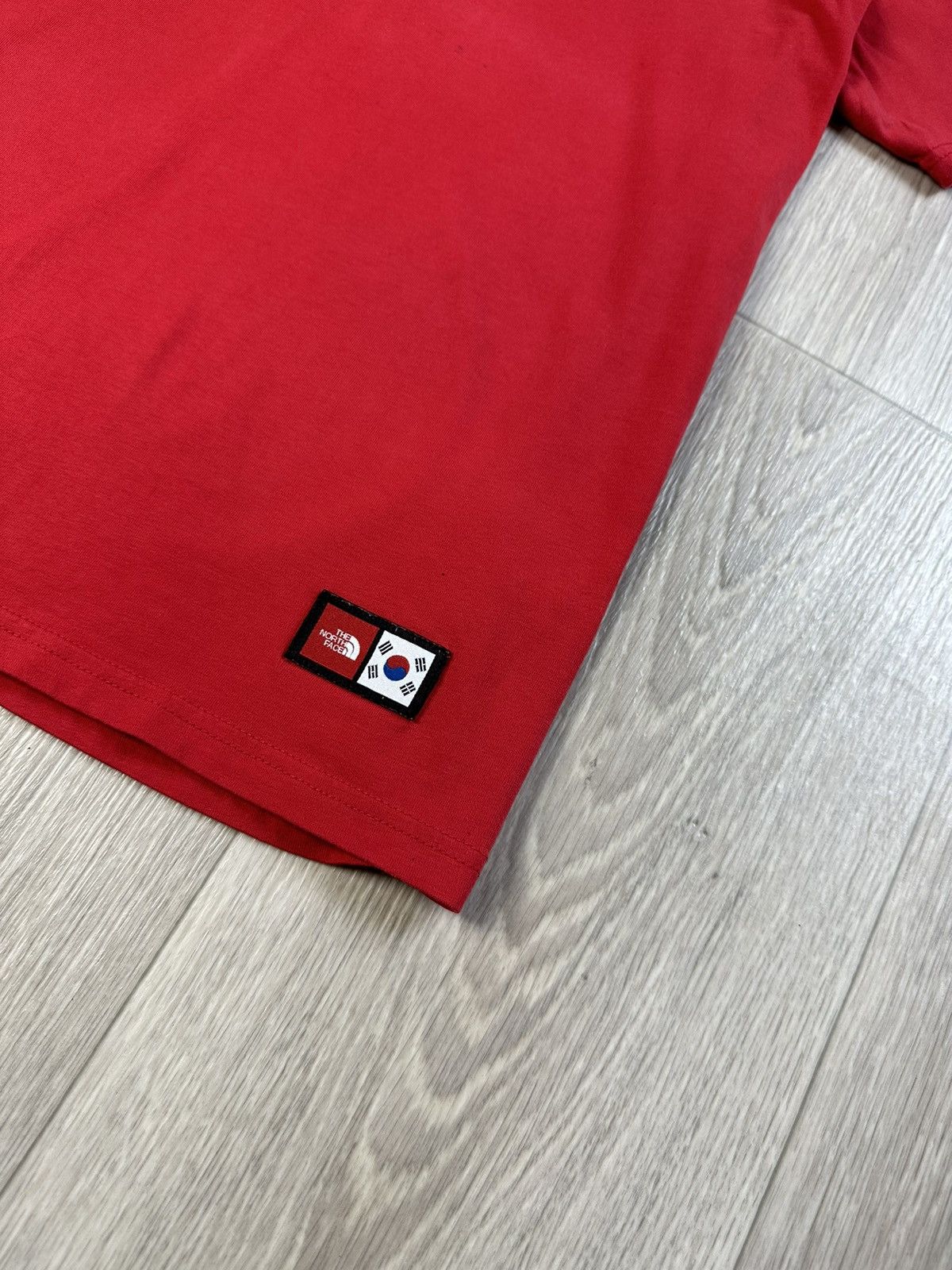 The North Face The North Face South Korea T-Shirt Size L Size US L / EU 52-54 / 3 - 4 Thumbnail