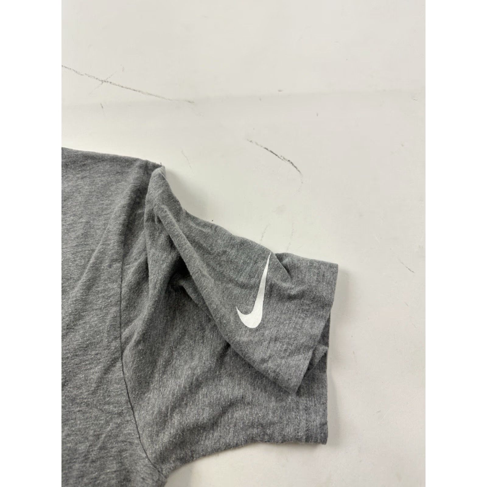 Nike Nike Shirt Mens Small Gray Running Excuses Sucks Crew Neck Pullover Size US S / EU 44-46 / 1 - 3 Thumbnail