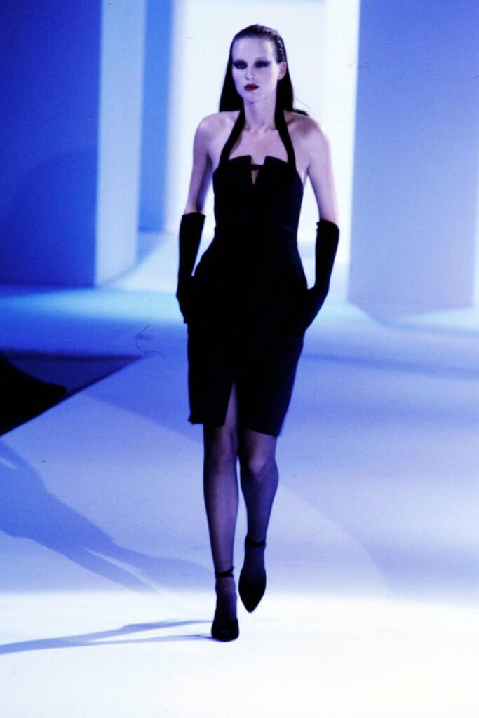 Thierry Mugler F/W 1998 Thierry Mugler Runway Velvet Trim Halter Hourglass Size M / US 6-8 / IT 42-44 - 2 Thumbnail