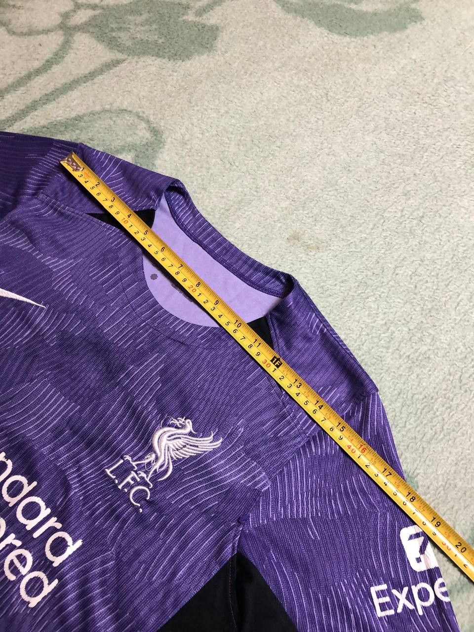 Nike LIVERPOOL AWAY FOOTBALL SHIRT SOCCER JERSEY NIKE Size US S / EU 44-46 / 1 - 9 Thumbnail