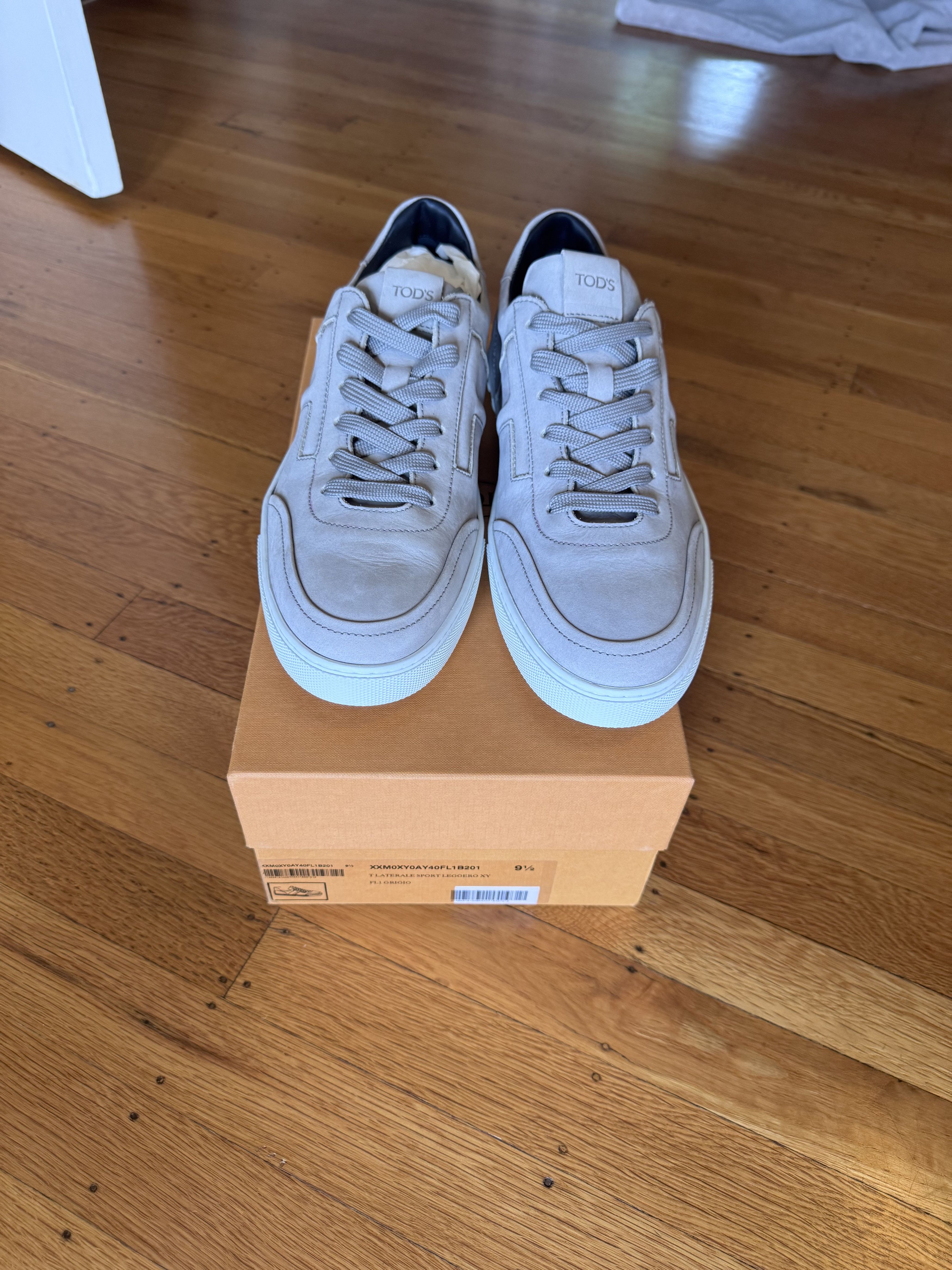 Tod's Tod's Low Top Grey Leather Sneaker Size US 11 / EU 44 - 1 Thumbnail