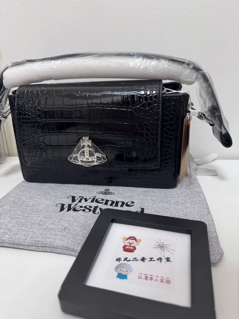 Vivienne Westwood Vivienne Westwood size os Black Crocodile Pattern Shoulder Size ONE SIZE - 6 Thumbnail