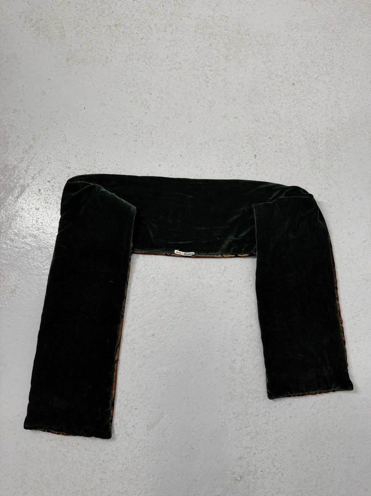 Issey Miyake Vintage Issey Miyake Velour Double Side Scarf Size ONE SIZE - 8 Thumbnail