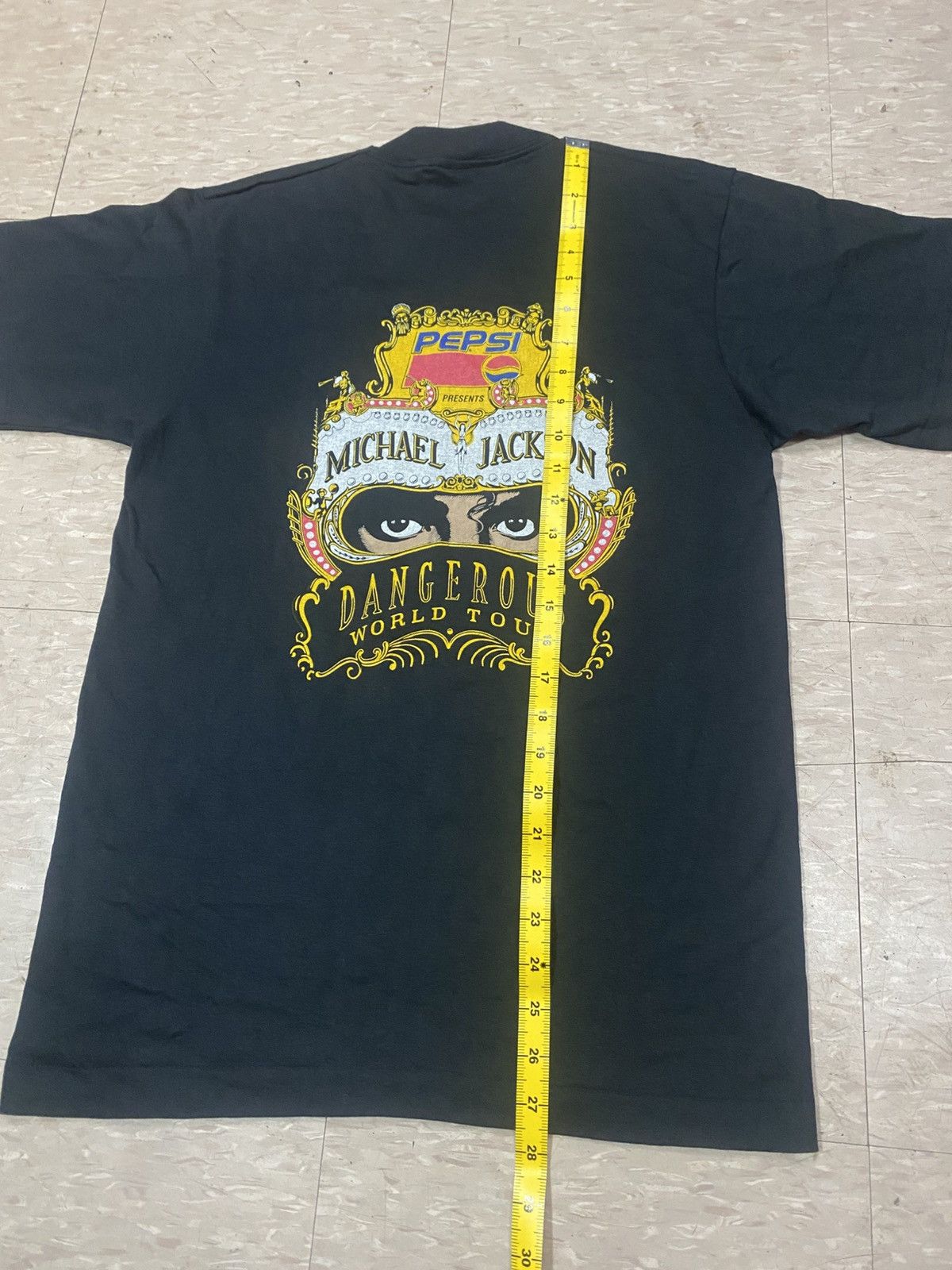 Michael Jackson × Vintage Vintage michael jackson dangerous world tour Size US M / EU 48-50 / 2 - 11 Thumbnail