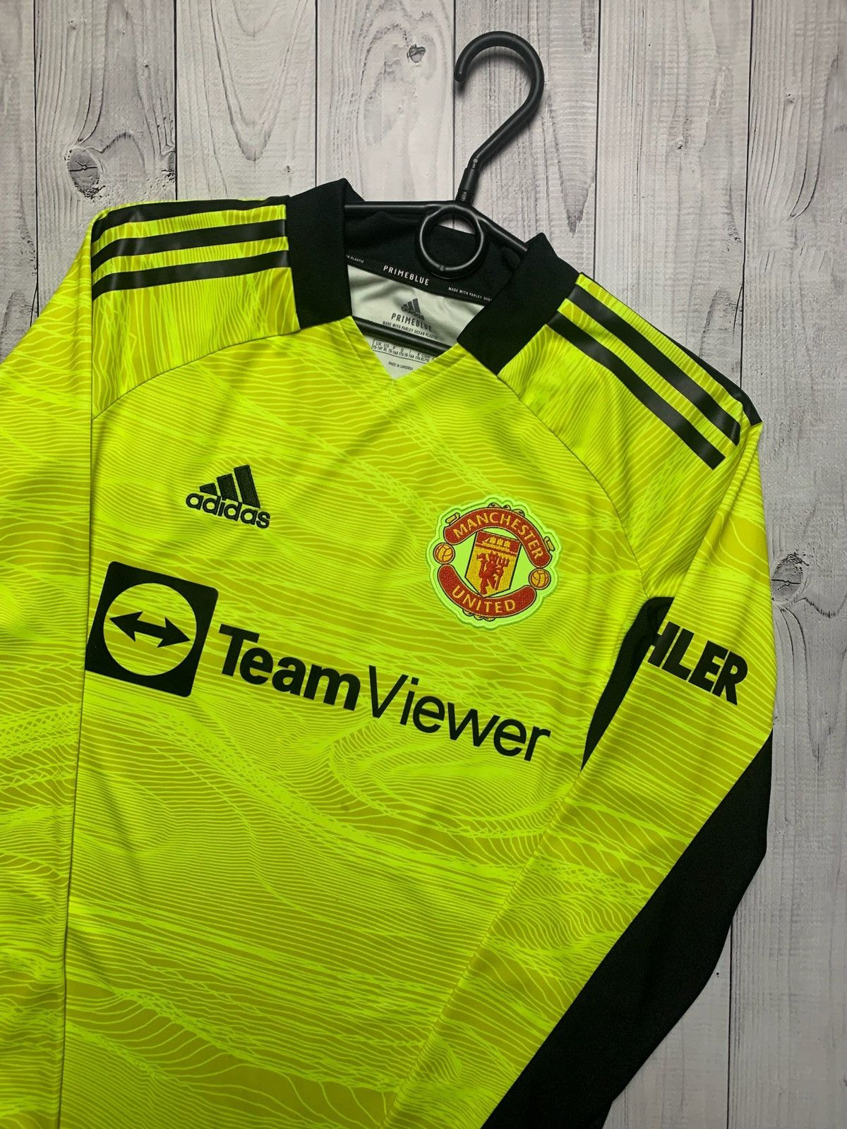 Adidas Manchester United Adidas soccer goalkeeper jersey size S Size US S / EU 44-46 / 1 - 2 Thumbnail