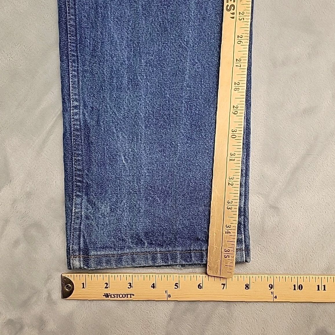 Wrangler Vintage Wrangler Jeans Mens 36x36 Faded Whiskered Denim Cowboy Made in USA Pants Size US 36 / EU 52 - 8 Thumbnail