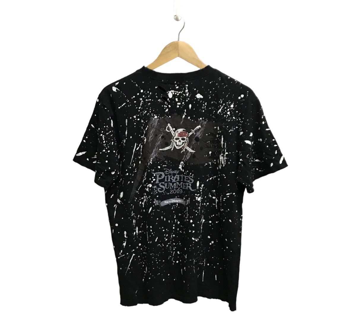 Disney Pirates Summer tokyo disney resort distressed Tshirt Size US S / EU 44-46 / 1 - 2 Thumbnail