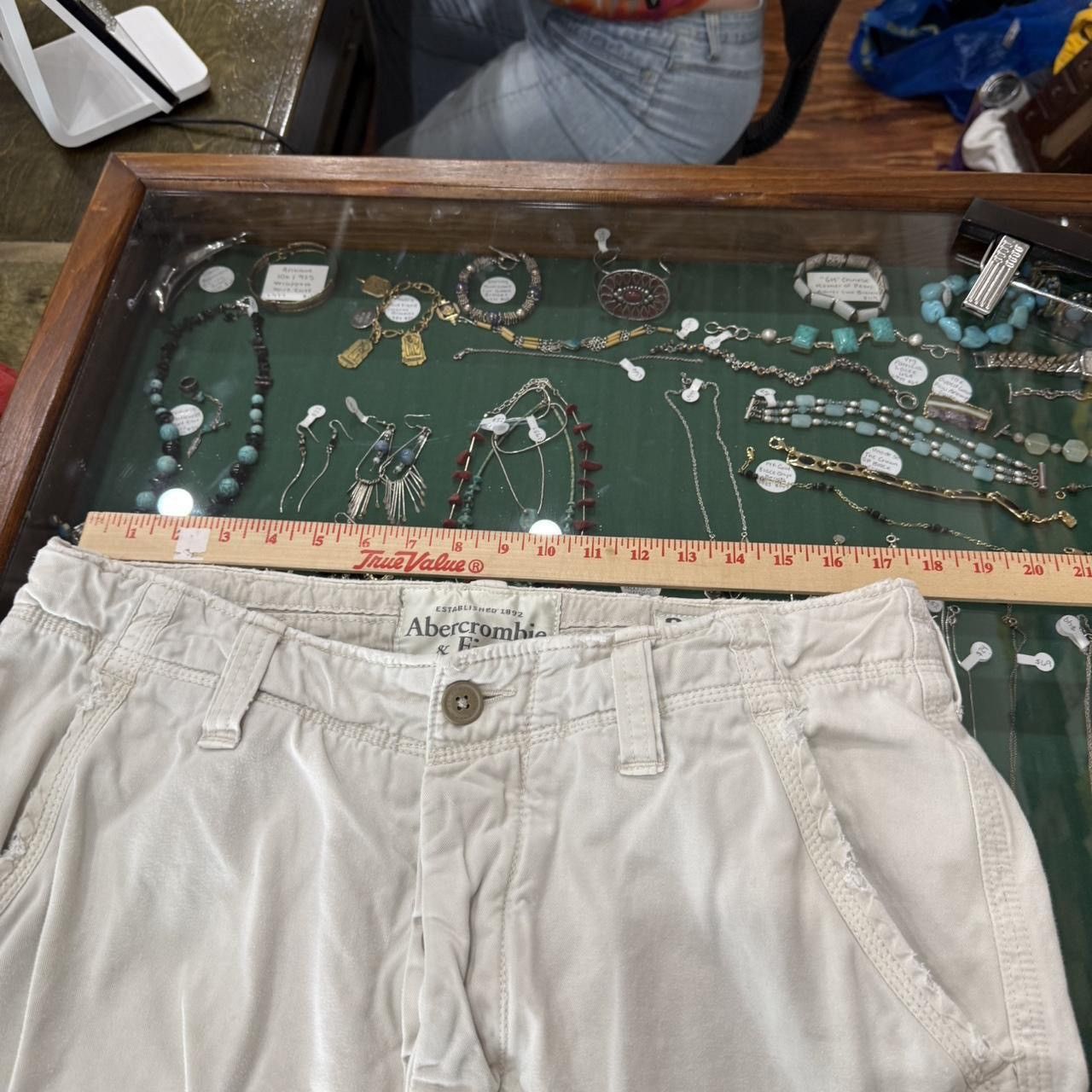 Abercrombie & Fitch Abercrombie and Fitch 2000’s Baggy Cargo Shorts Size US 36 / EU 52 - 5 Thumbnail