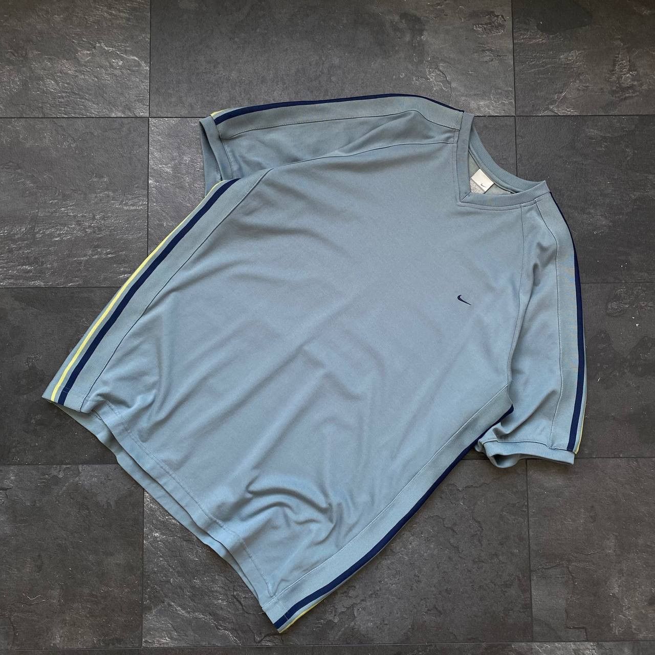 Nike Vintage Nike mini swoosh tee shirt Size US XL / EU 56 / 4 - 1 Thumbnail