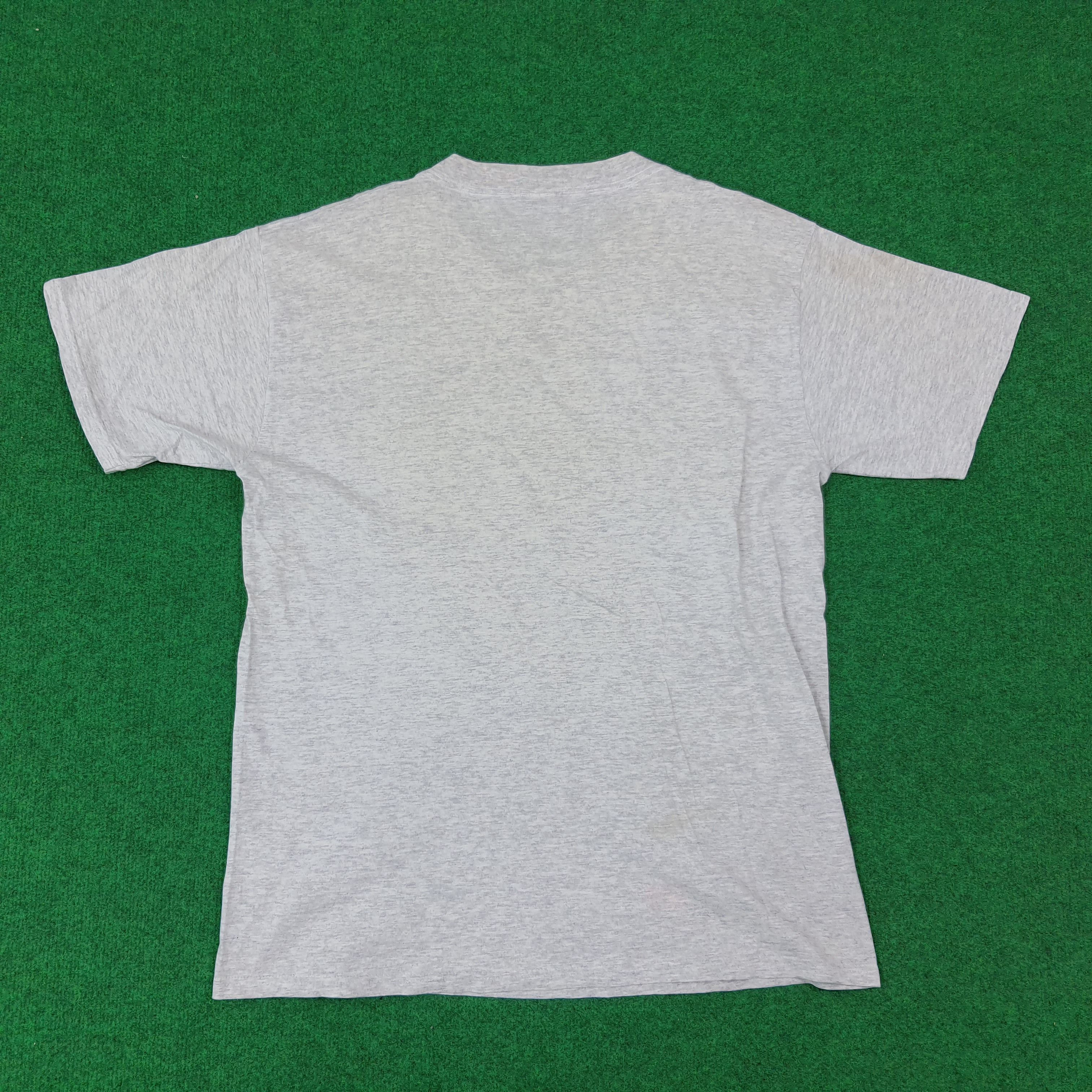 Nutmeg Vintage Nutmeg 90s MLB Hideo Nomo LA Dodgers Tshirt C276N6 Size US L / EU 52-54 / 3 - 4 Thumbnail