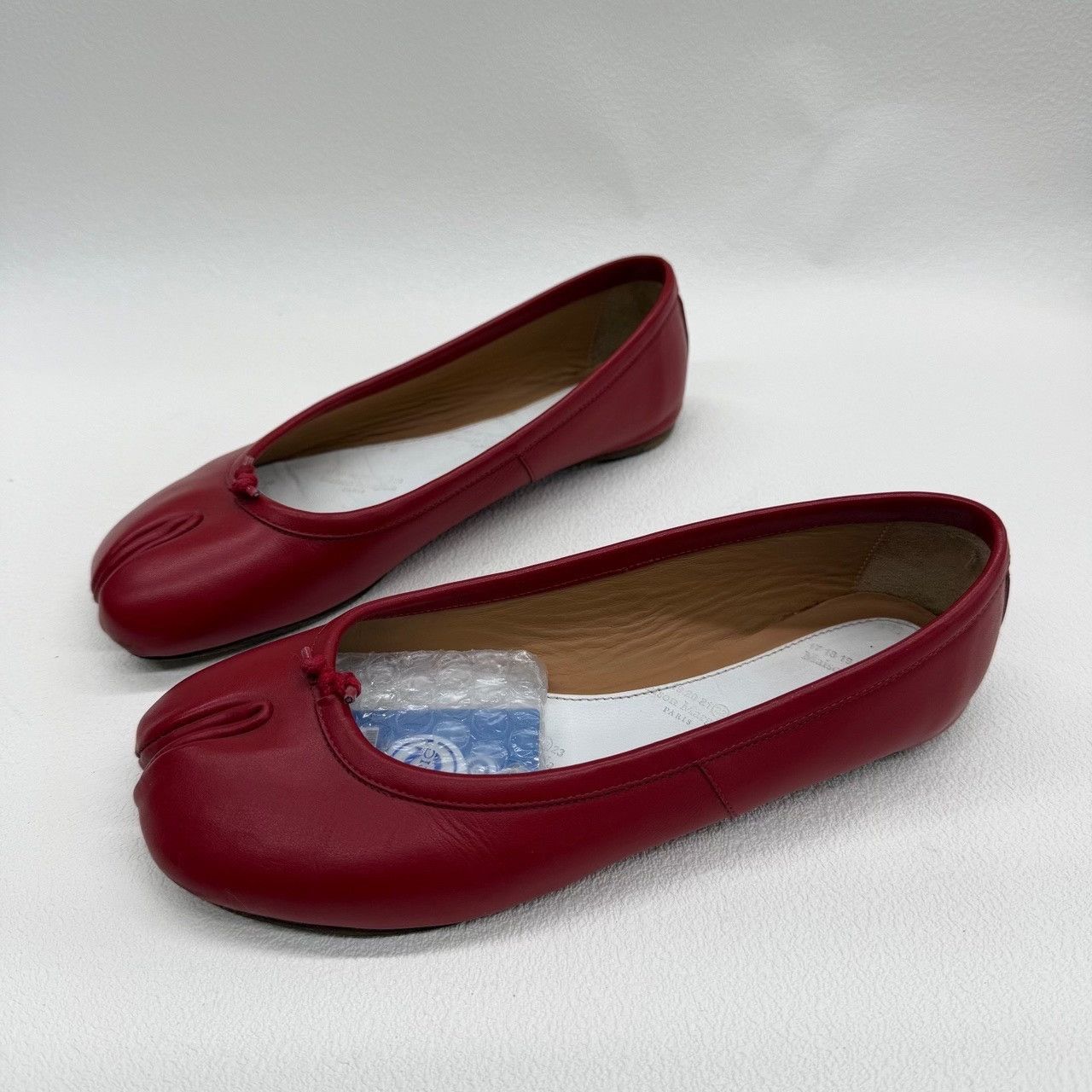 Maison Margiela Maison Margiela Red Lowtop Sneakers us_5 Women Size US 5 / IT 35 - 1 Thumbnail