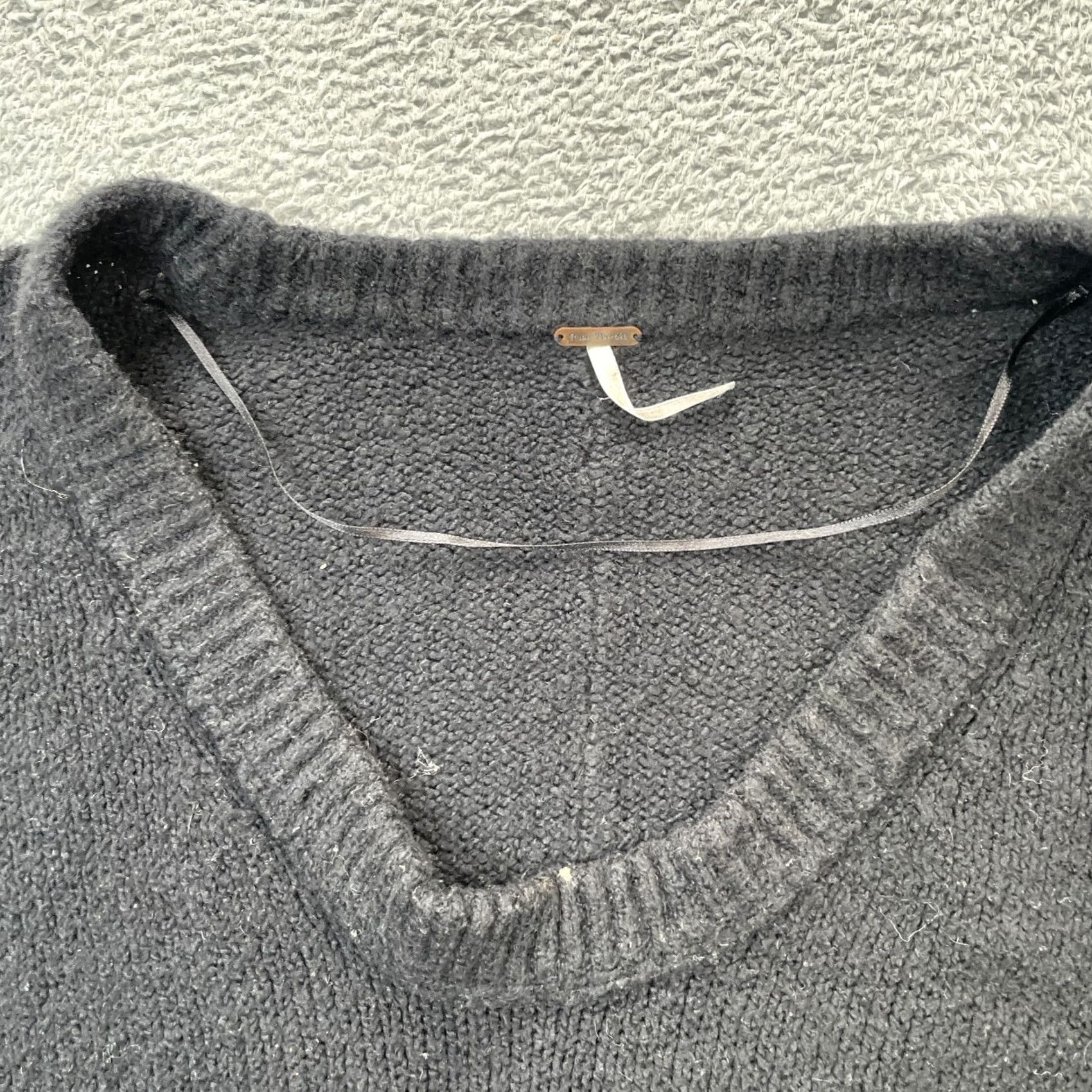 Free People Free People Sweater Tunic XS Black 3/4 Sleeve V-Neck Oversized Relaxed Knit Shirt Womens Fall Winter Fashion Size XS / US 0-2 / IT 36-38 - 4 Thumbnail