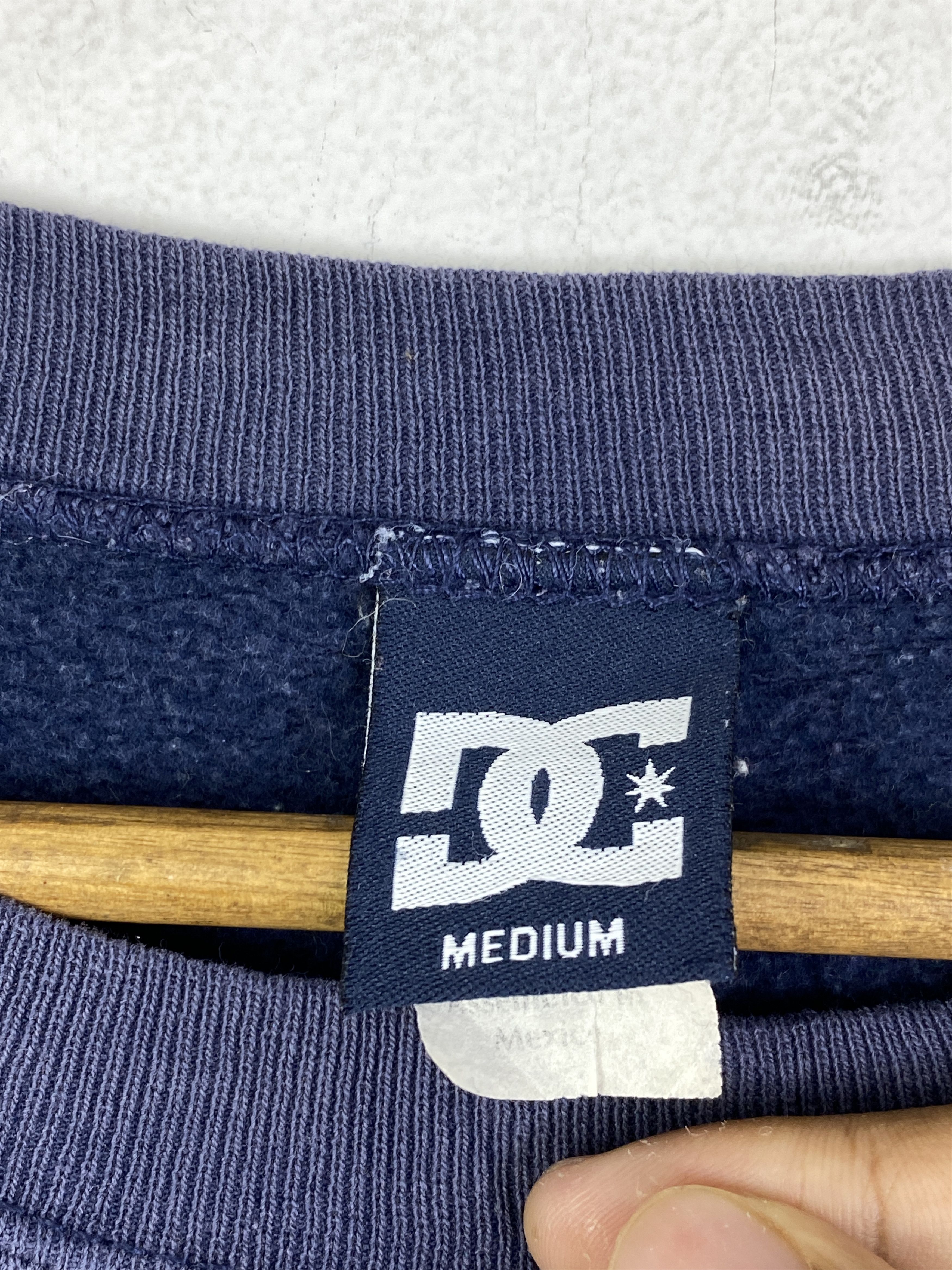 DC Vintage 90s DC Central Logo Pullover Sweatshirt SH0265 Size US M / EU 48-50 / 2 - 5 Thumbnail