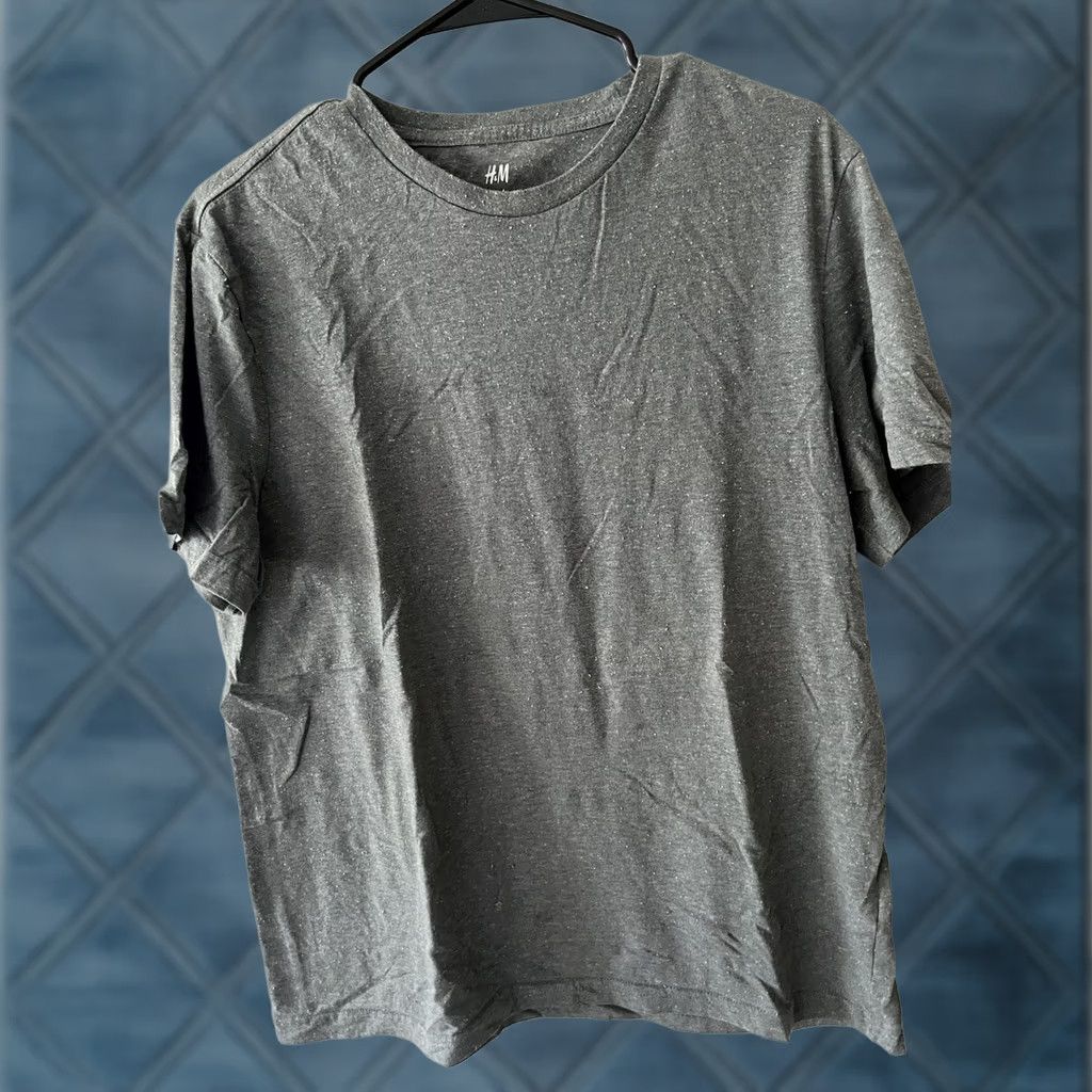 H&M H&M Shirt Mens Large Gray Short Sleeve Crew Neck Casual Regular Fit T-Shirt 90s Graphic Tee Logo Size US L / EU 52-54 / 3 - 1 Thumbnail
