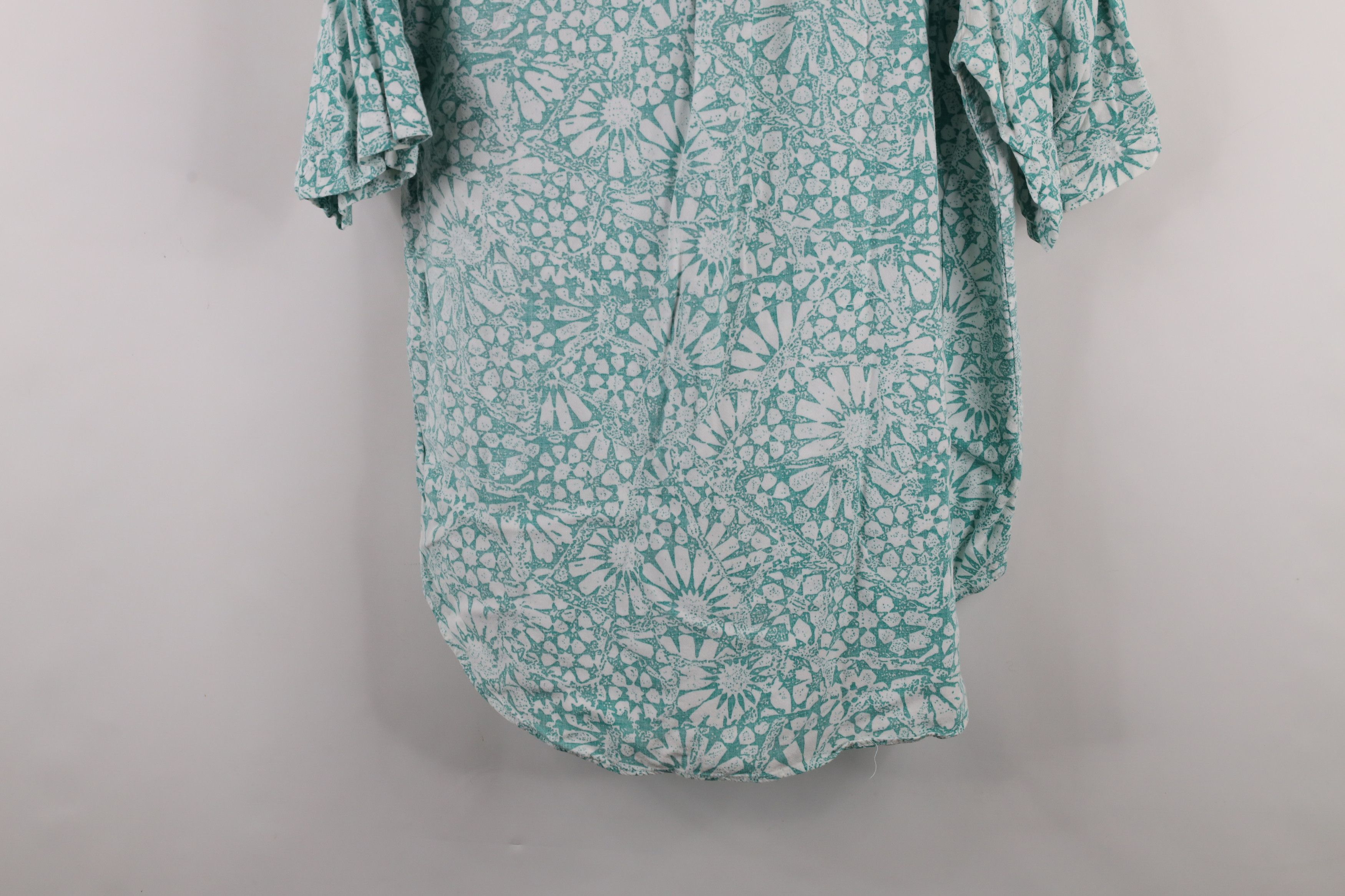 Vintage Vintage 90s Streetwear All Over Print Surfing Button Shirt Size US L / EU 52-54 / 3 - 10 Thumbnail