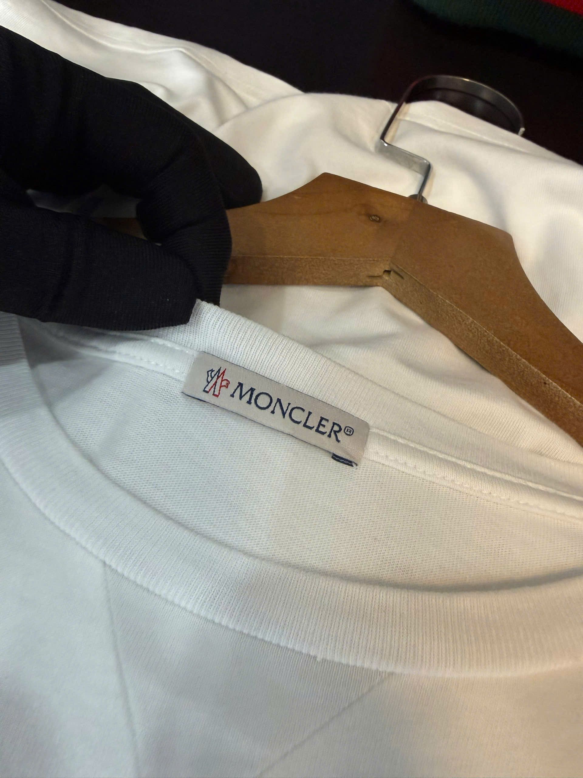 Moncler MONCLER T SHIRT Size US M / EU 48-50 / 2 - 8 Thumbnail