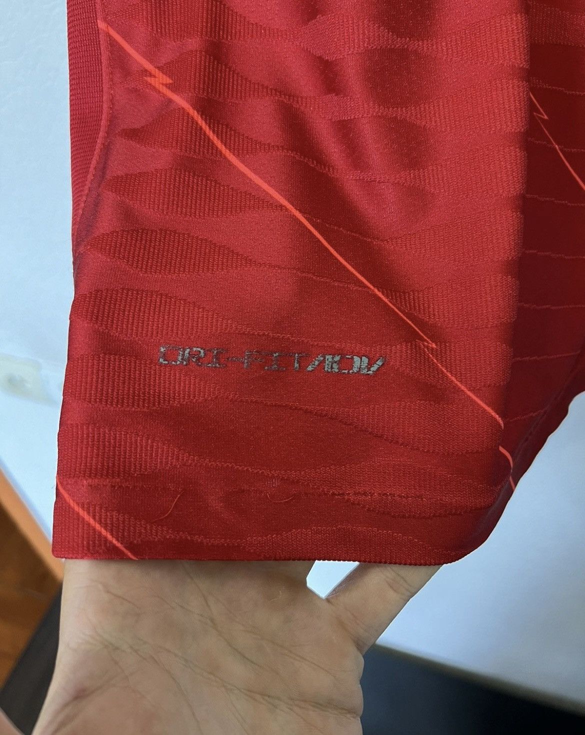 Nike LIVERPOOL NIKE 2021/2022 HOME KIT SOCCER JERSEY FOOTBALL Size US M / EU 48-50 / 2 - 2 Thumbnail