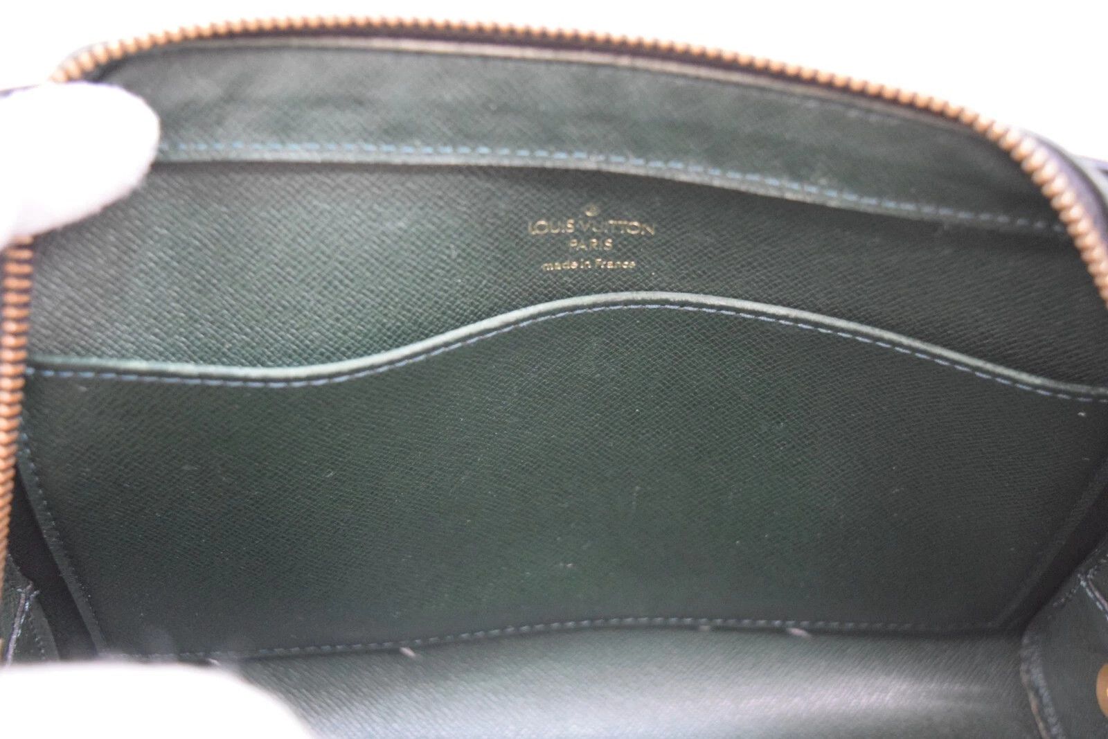 Louis Vuitton Louis Vuitton Baikal Clutch Bag Taiga Leather Epithea M30184 Size ONE SIZE - 17 Thumbnail