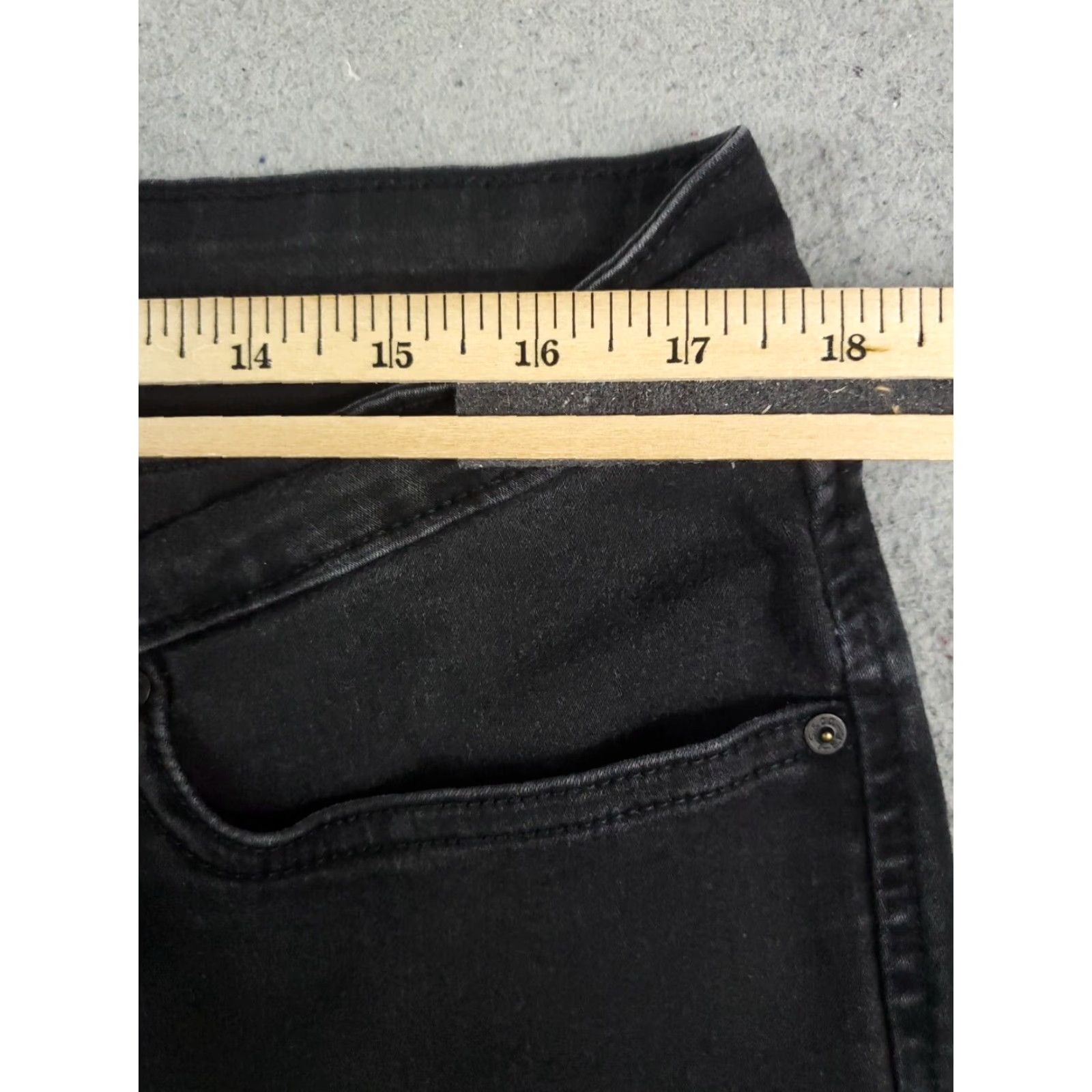 Levi's Levi's Jeans Women's Straight Denim Pants Size 34x28 Black Regular Fit 5-Pocket Classic Size 24" / US 00 / IT 34 - 4 Thumbnail