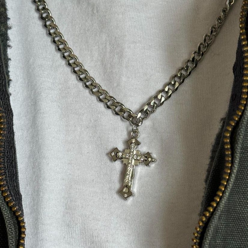 Jewelry Y2K Cuban link silver emo cross pendant necklace Size ONE SIZE - 3 Thumbnail