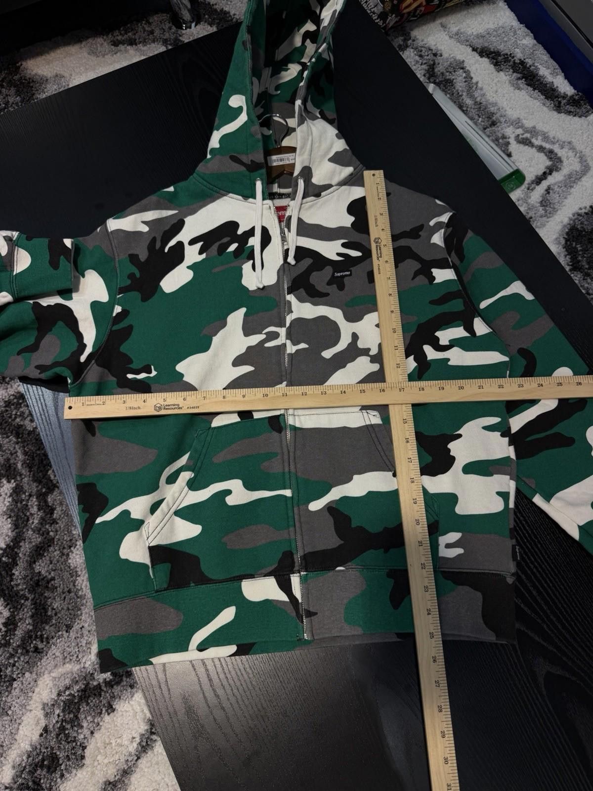 Supreme Supreme Size Small Zip Up Hooded Camo Sweatshirt Small Logo Size US S / EU 44-46 / 1 - 10 Thumbnail