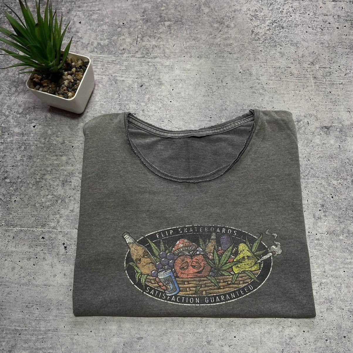 Flip Skateboards × Vintage 📌 RARE 90s Flip Skateboards Distressed T-Shirt Size US M / EU 48-50 / 2 - 2 Thumbnail