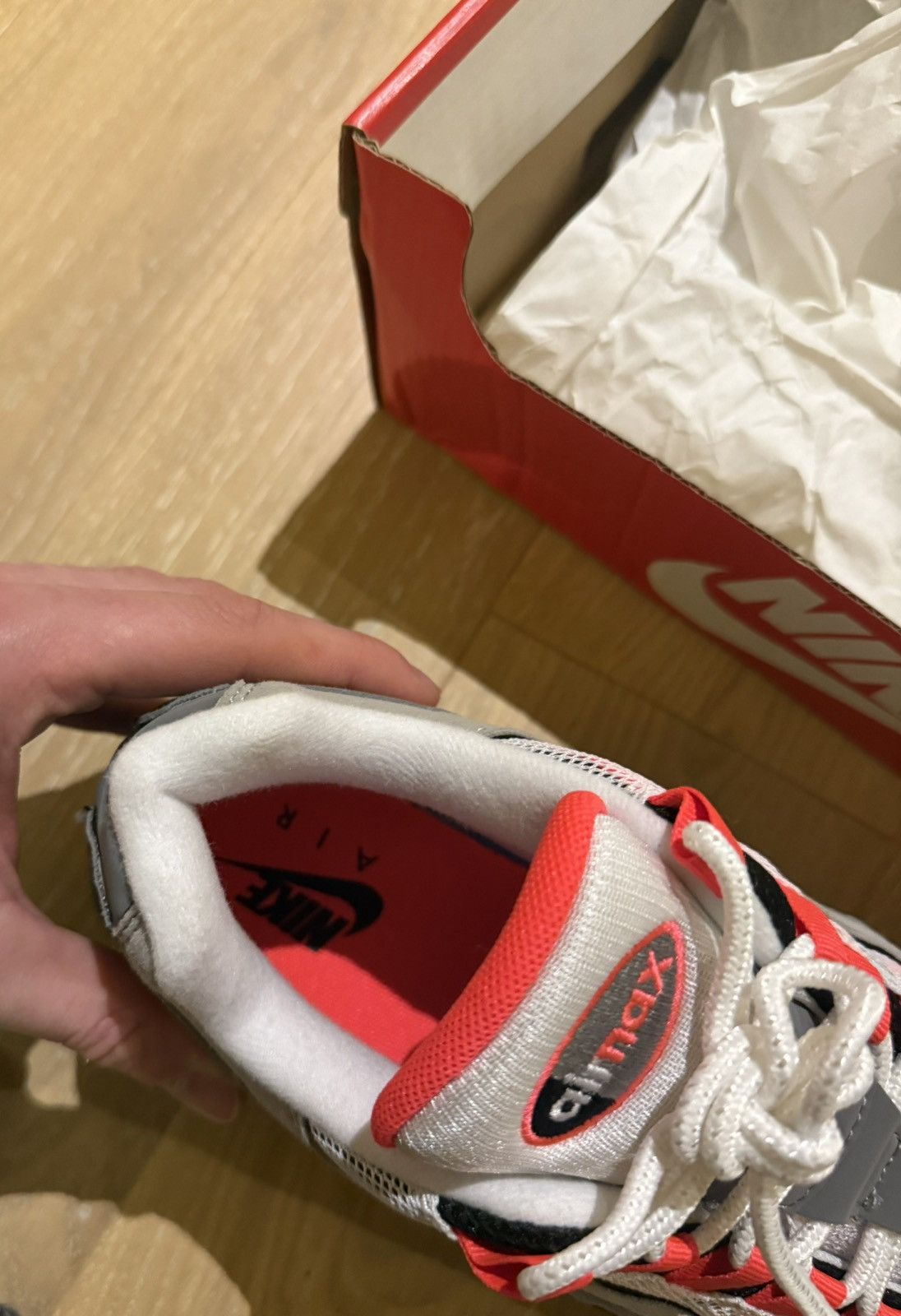 Nike Nike Air Max 95 Solar Red Size US 9 / EU 42 - 7 Thumbnail