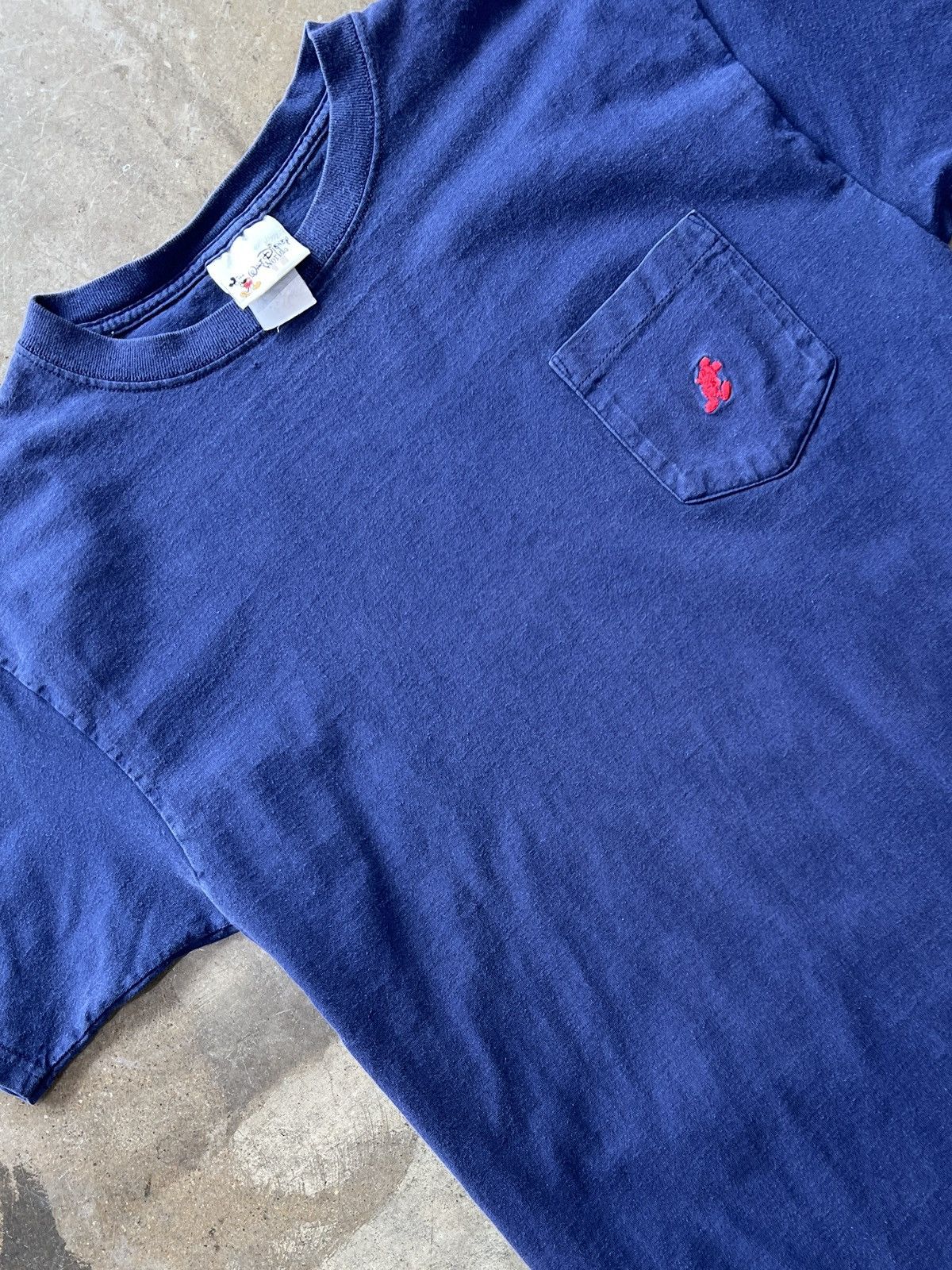 Disney × Vintage Vintage 90s Walt Disney Mickey Mouse Pocket Tee Size US L / EU 52-54 / 3 - 1 Thumbnail