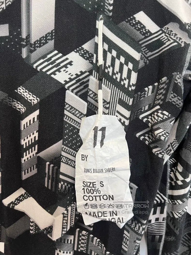 Boris Bidjan Saberi Boris Bidjan Saberi Pure cotton slogan geometric irregular Size US S / EU 44-46 / 1 - 7 Thumbnail