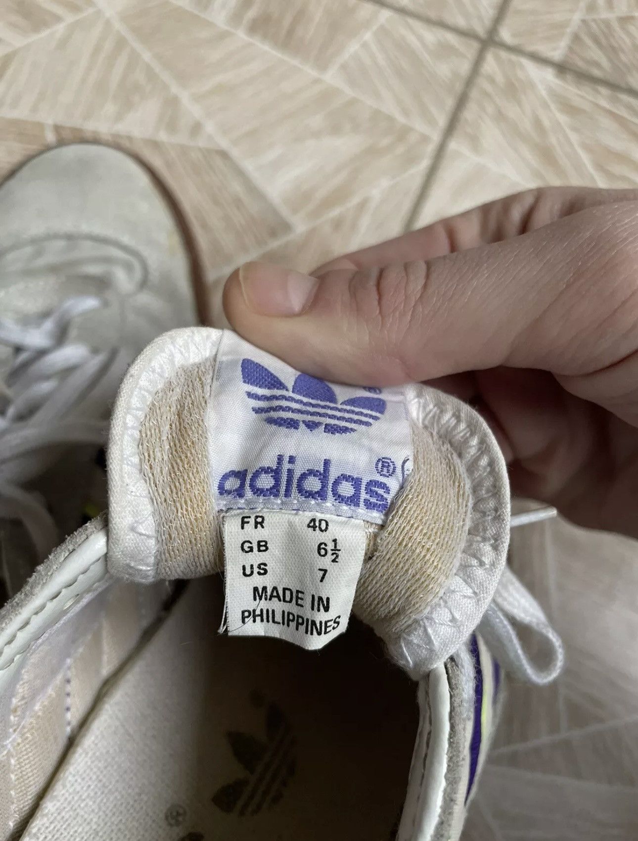 Adidas Adidas Indoor Super Size US 7 / EU 40 - 10 Thumbnail