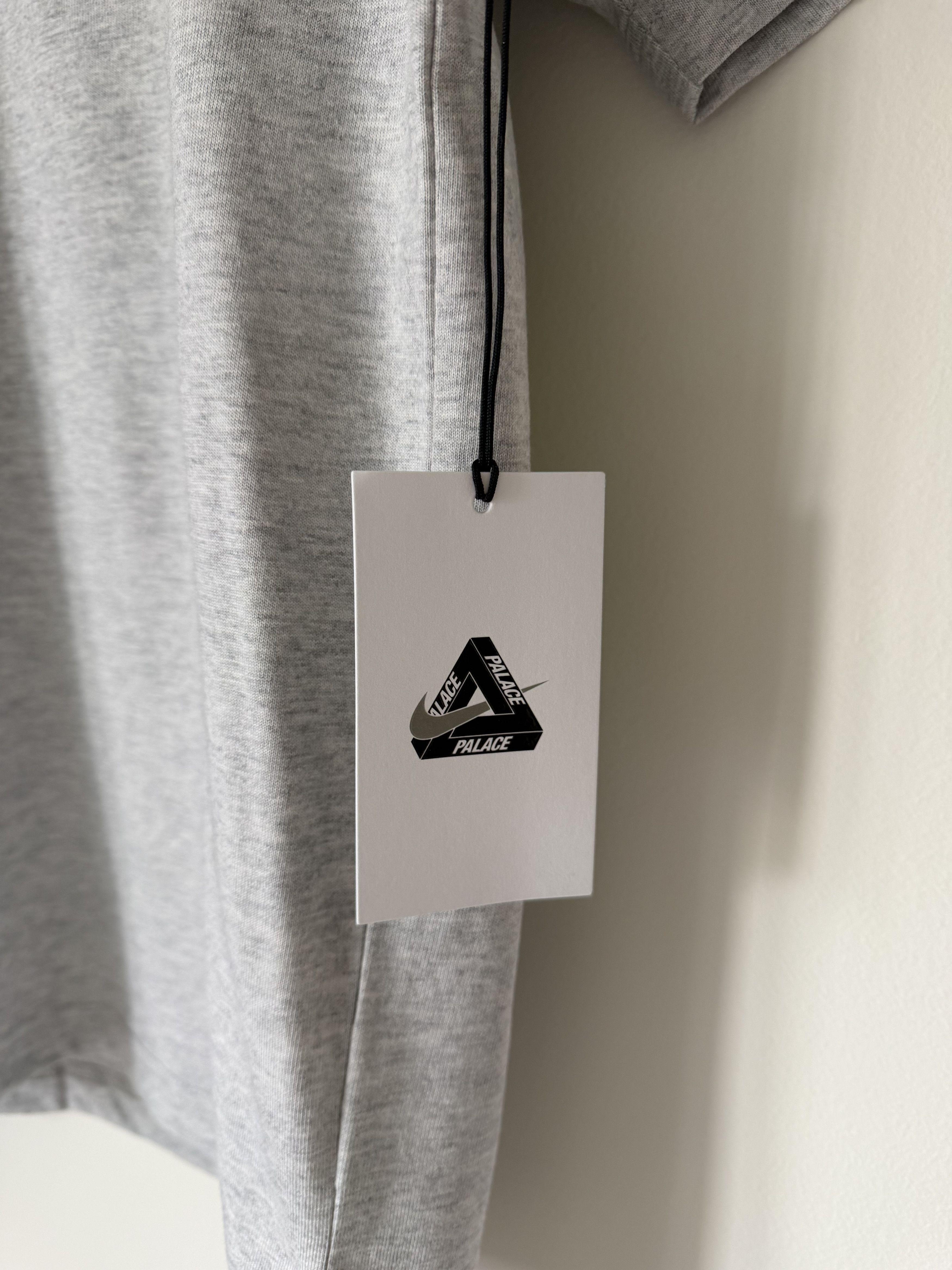 Palace Palace Nike Tri Swoosh Tee in Gray Size US S / EU 44-46 / 1 - 5 Thumbnail