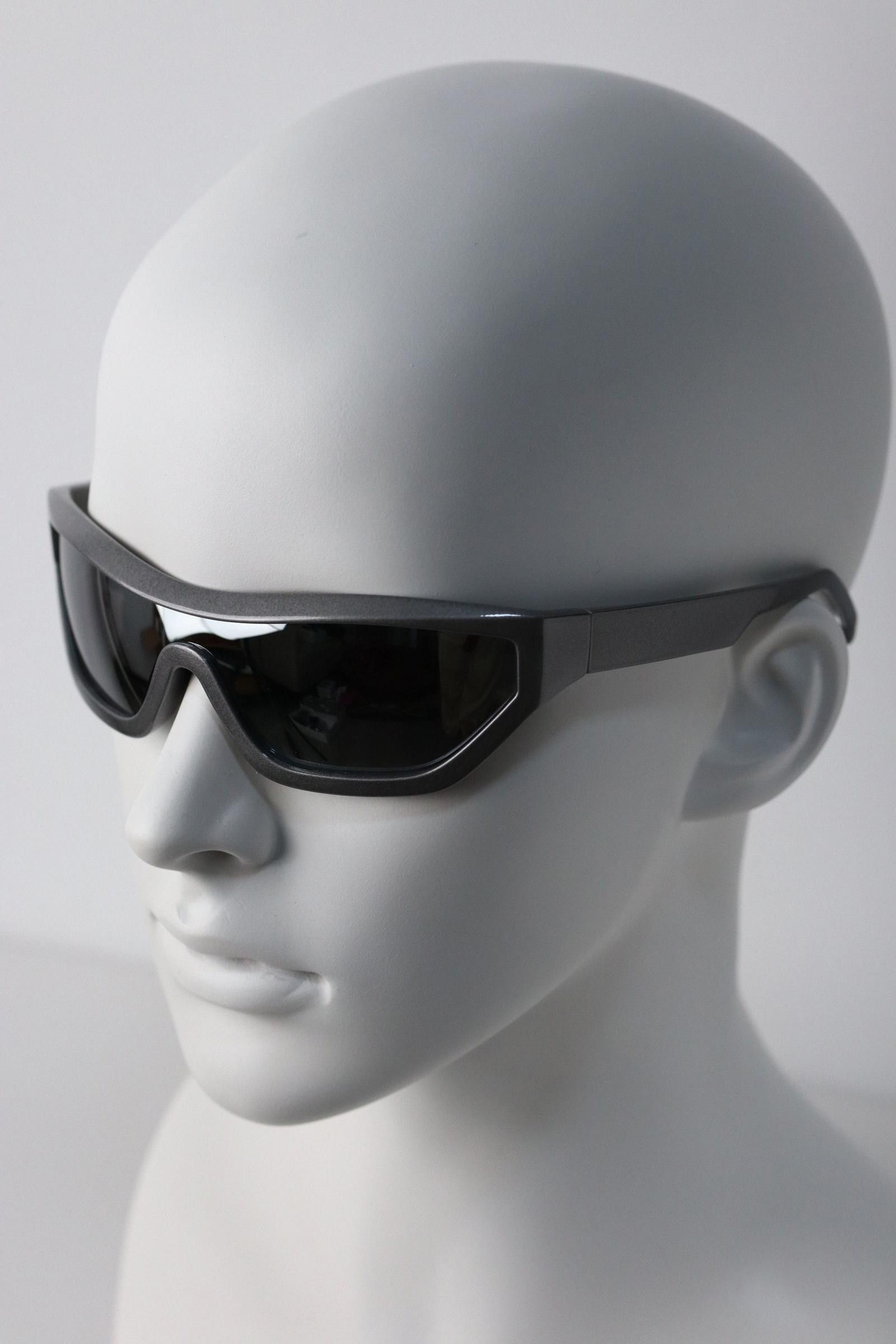 Japanese Brand Y2k Avant Garde Futuristic Rectangle Silver Sunglasses OS Size ONE SIZE - 4 Thumbnail