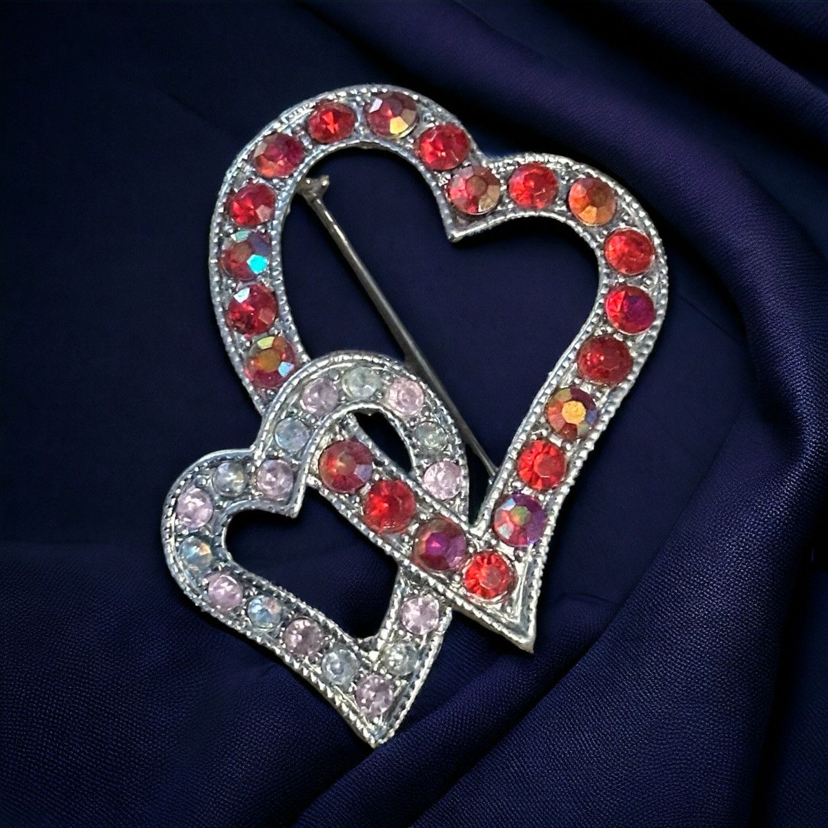Vintage Vintage rhinestone intertwined open hearts brooch Size ONE SIZE - 1 Thumbnail