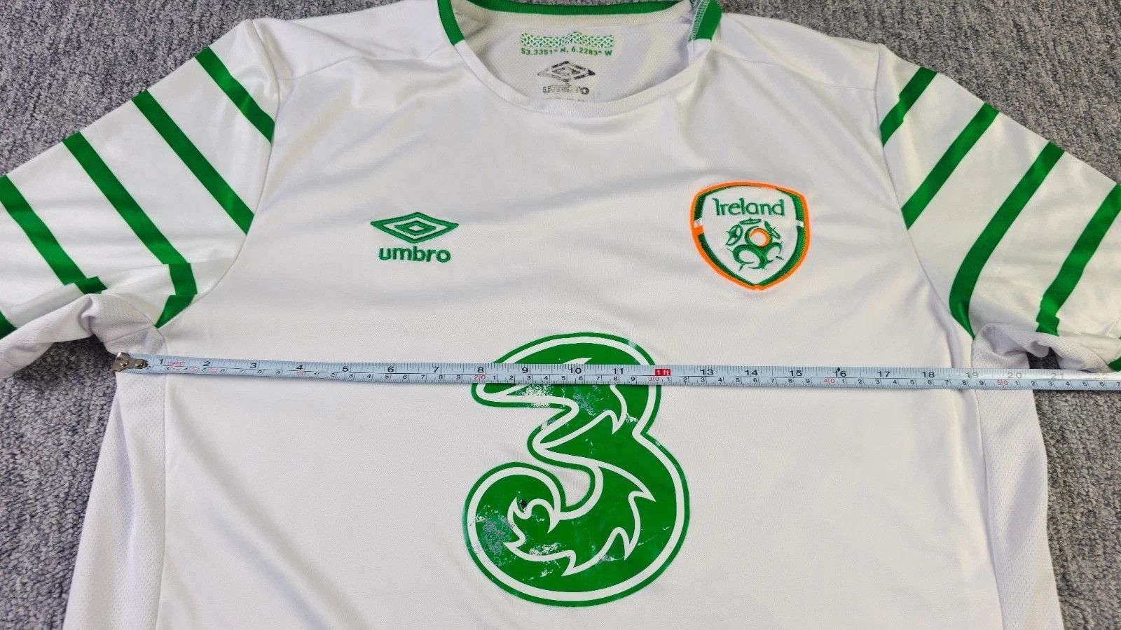 Umbro Umbro Ireland Away Jersey L 16-18 Football Kit FLAWED Size US L / EU 52-54 / 3 - 12 Thumbnail