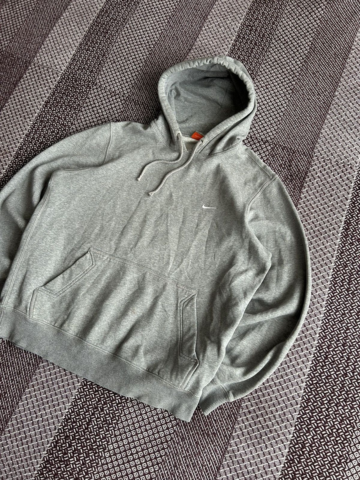 Nike Vintage Nike ATHL Basic Hoodie Small Logo Streetwear Size M Size US M / EU 48-50 / 2 - 2 Thumbnail