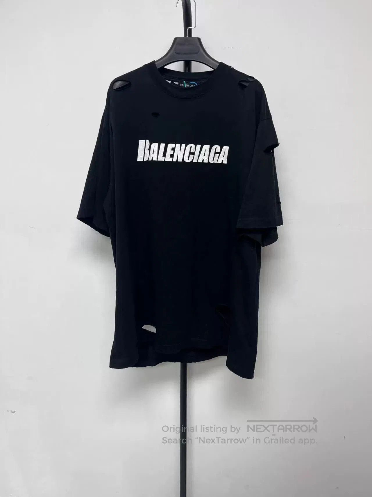 Balenciaga Balenciaga Caps Letter Print Hole Crewneck T-shirt. Size US XS / EU 42 / 0 - 1 Thumbnail
