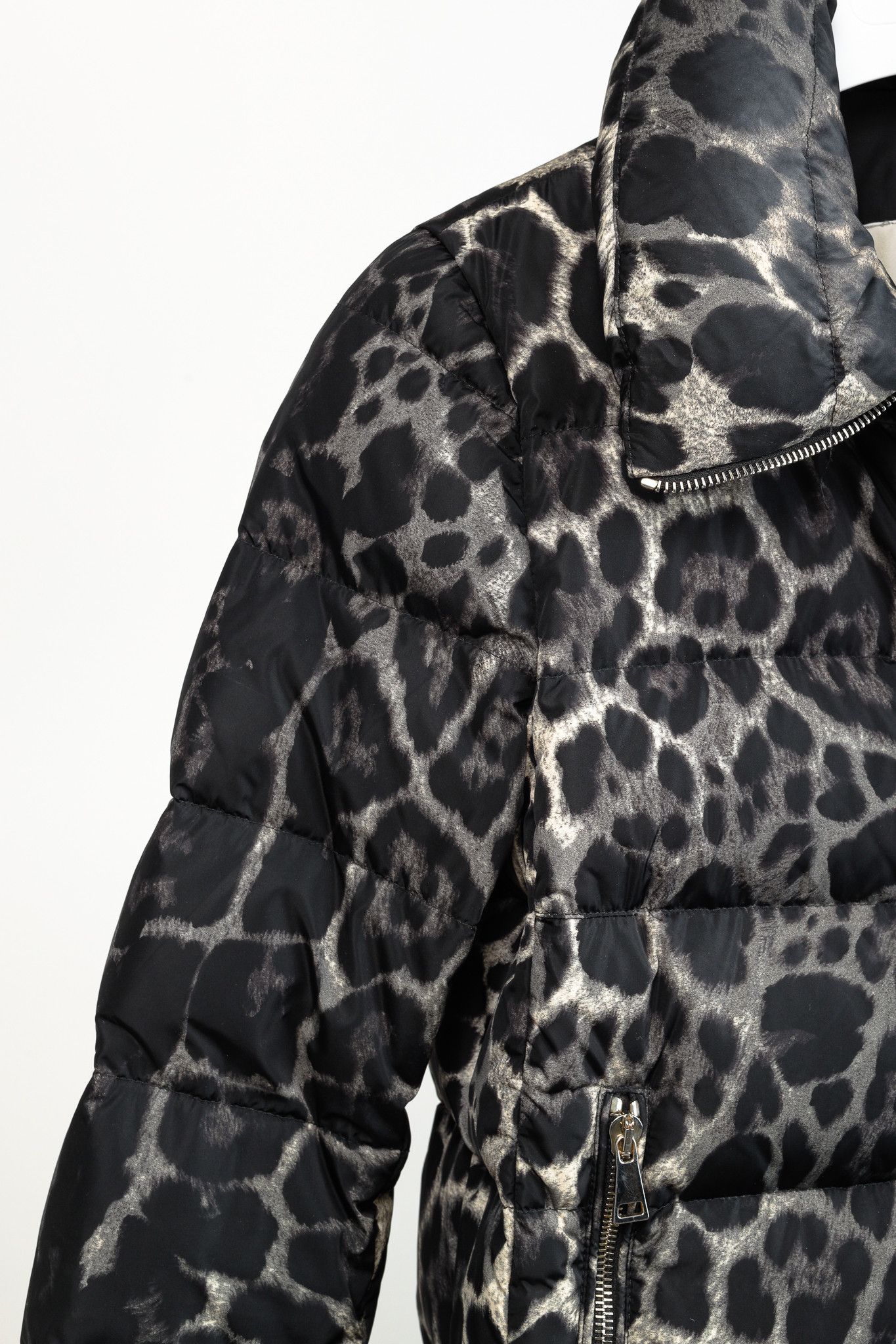 Moncler Moncler Torcelle Black Leopard Puffer Coat Size S / US 4 / IT 40 - 5 Thumbnail