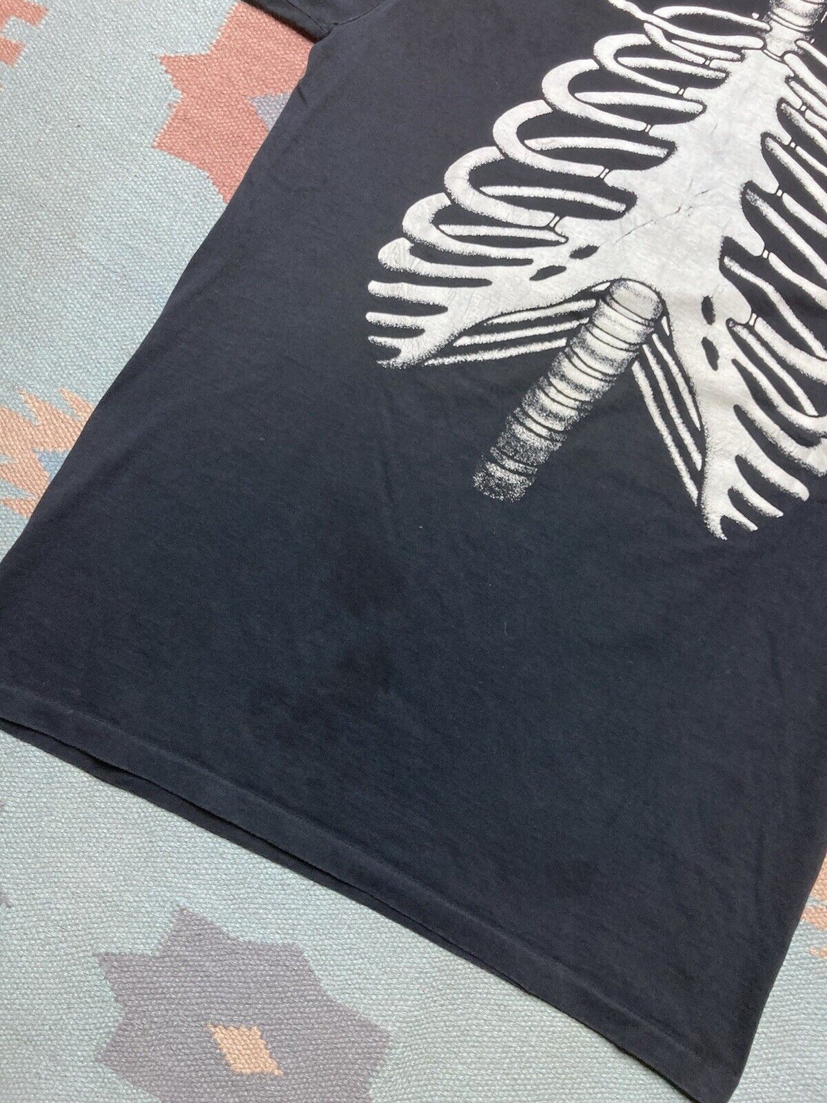 Vintage VTG 90s t shirt skeleton torso glow in the dark Halloween XL Size US XL / EU 56 / 4 - 2 Thumbnail