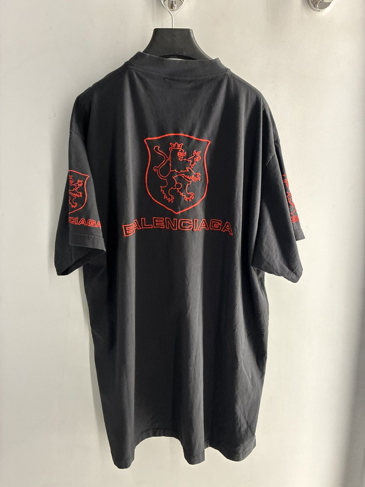 Balenciaga Balenciaga Lion Club Oversized T Shirt Size US M / EU 48-50 / 2 - 2 Thumbnail
