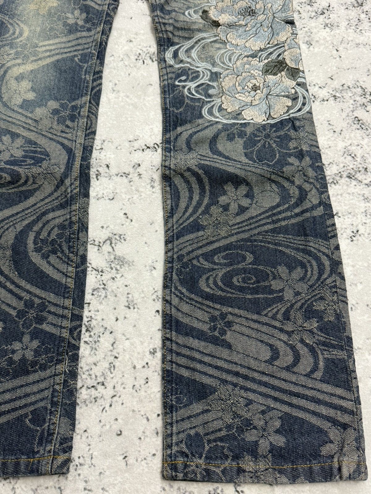 Karakuri Tamashii Vintage Karakuri Tamashi Sakura Embroidered Mini Flare Denim Size US 28 / EU 44 - 8 Thumbnail