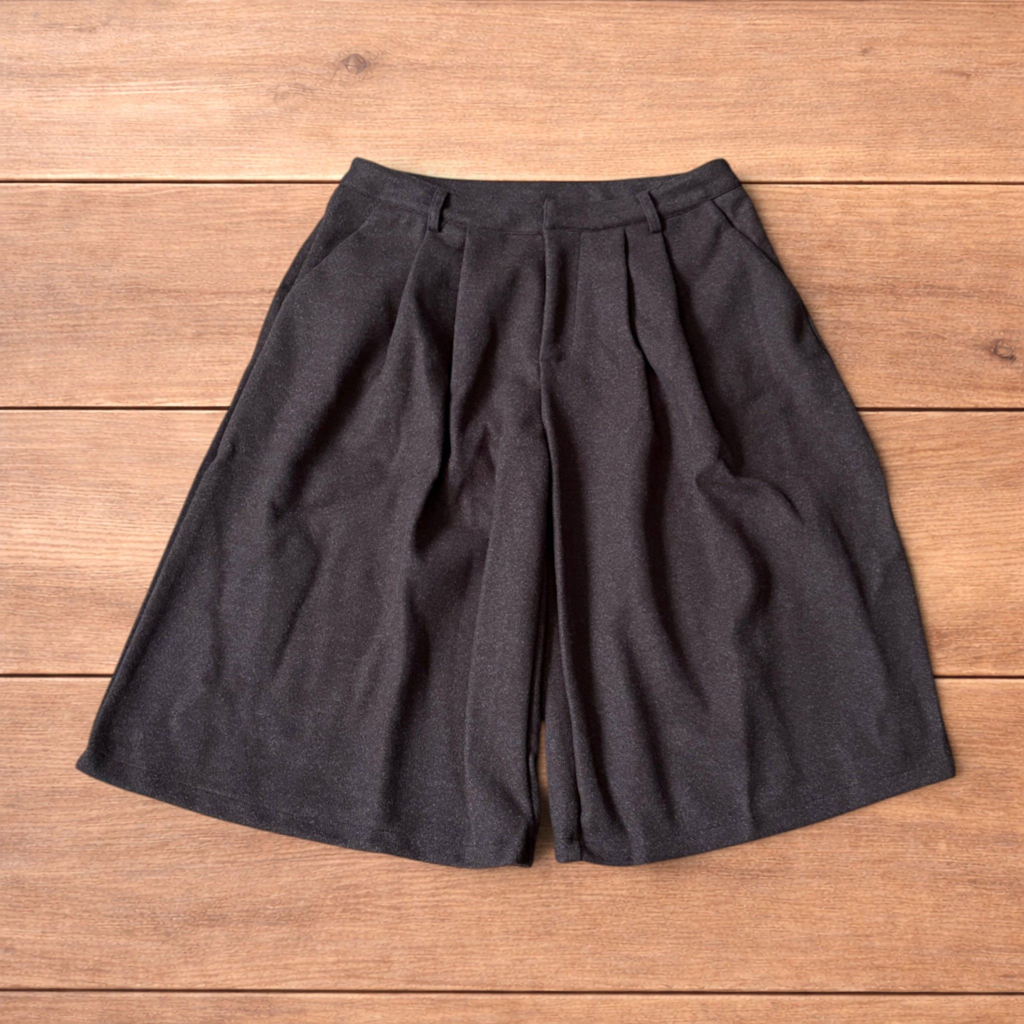 Japanese Brand Vintage style baggy wide long tailored wool shorts in brown. Size US 34 / EU 50 - 1 Thumbnail
